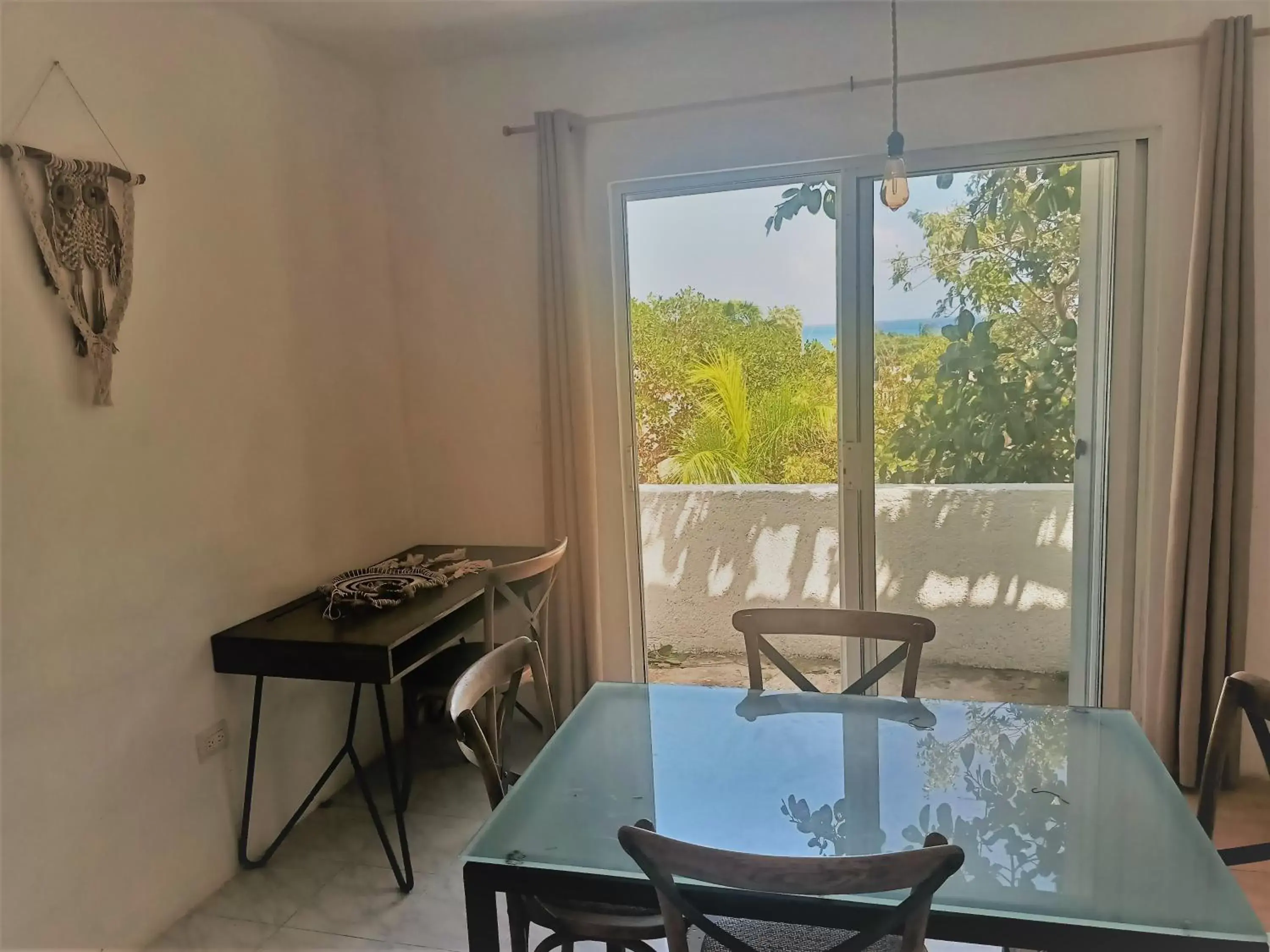 Dining Area in Rustik-inn Rooms