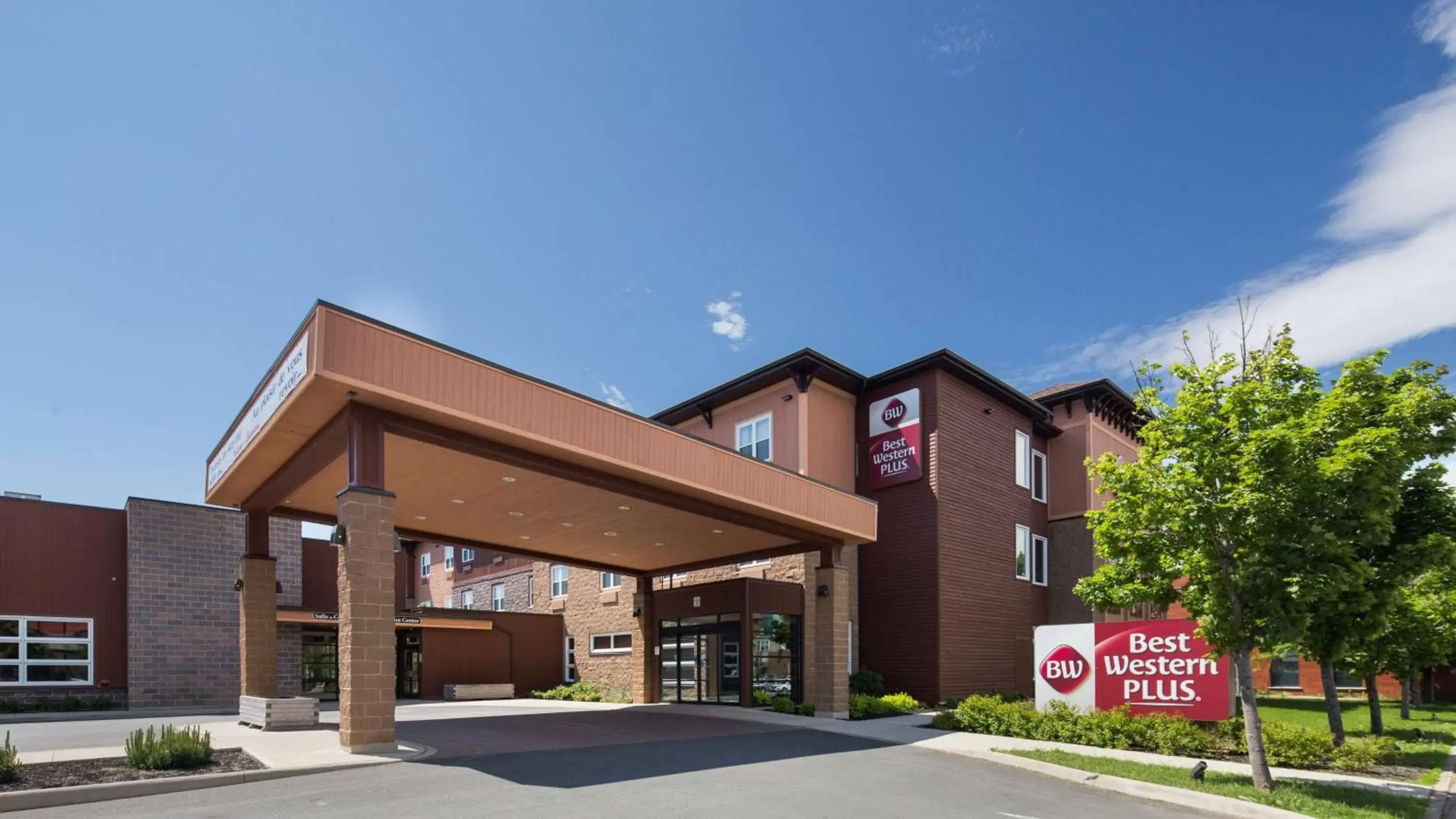 Property building in Best Western Plus, Bathurst Hotel & Suites