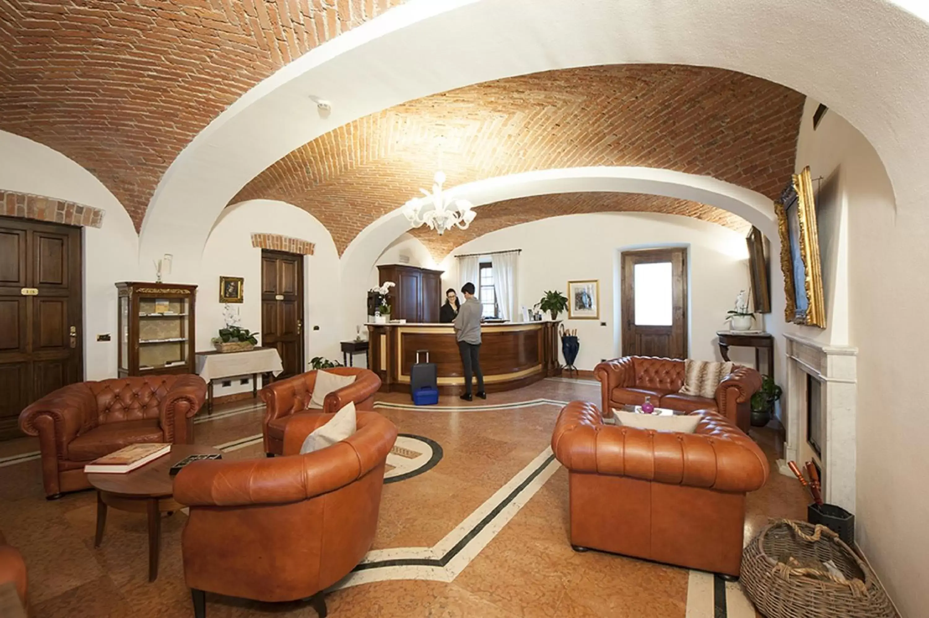 Lobby or reception in Albergo La Corte Albertina Lobby or reception in Albergo La Corte Albertina