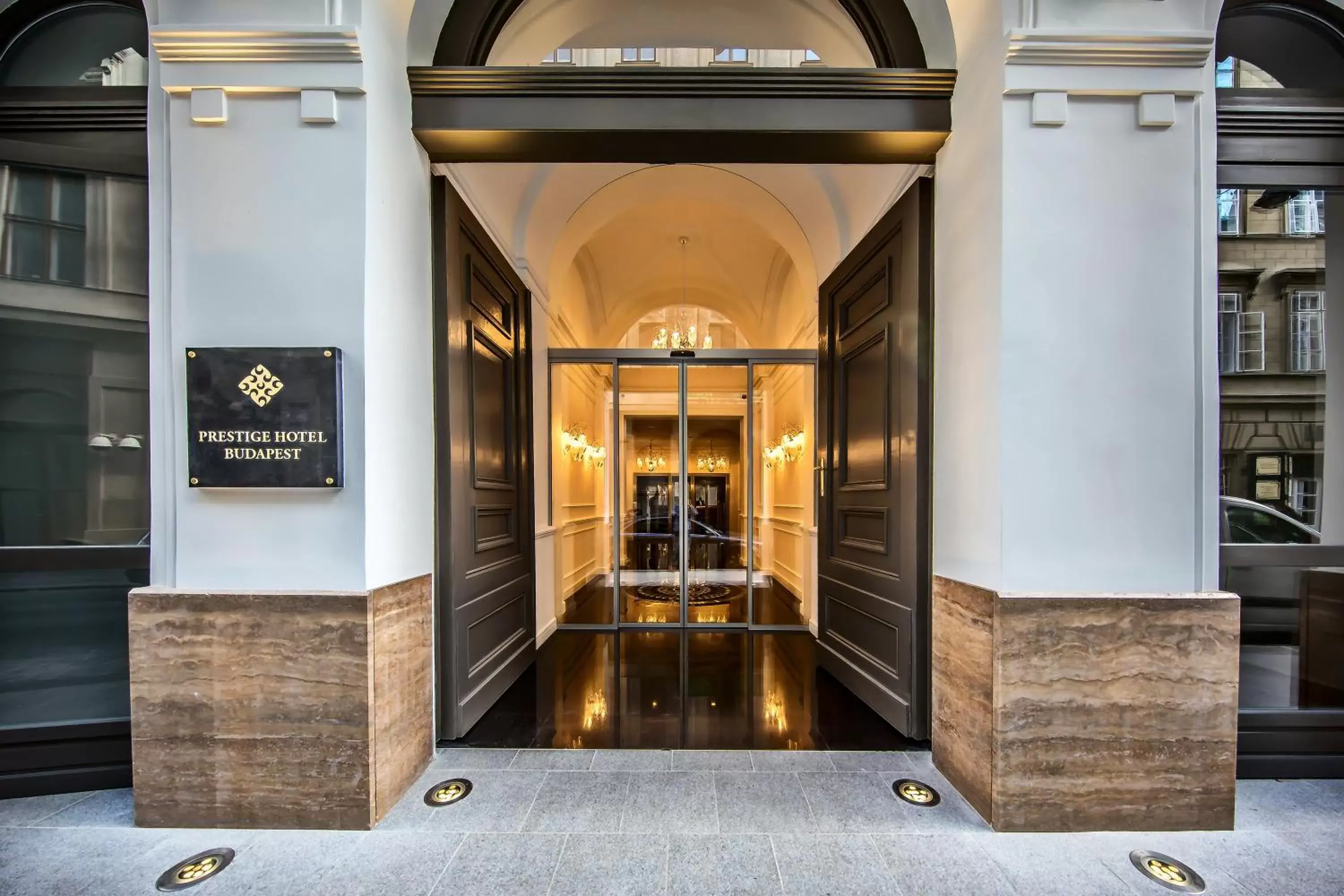 Facade/entrance in Prestige Hotel Budapest