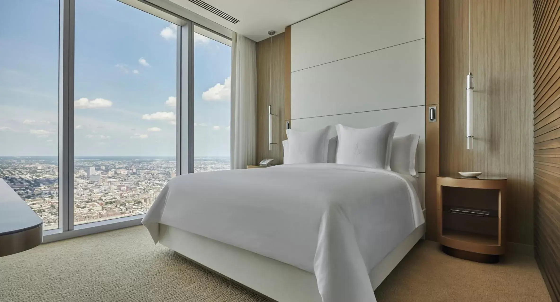 Bedroom, Bed in Four Seasons Hotel Philadelphia at Comcast Center