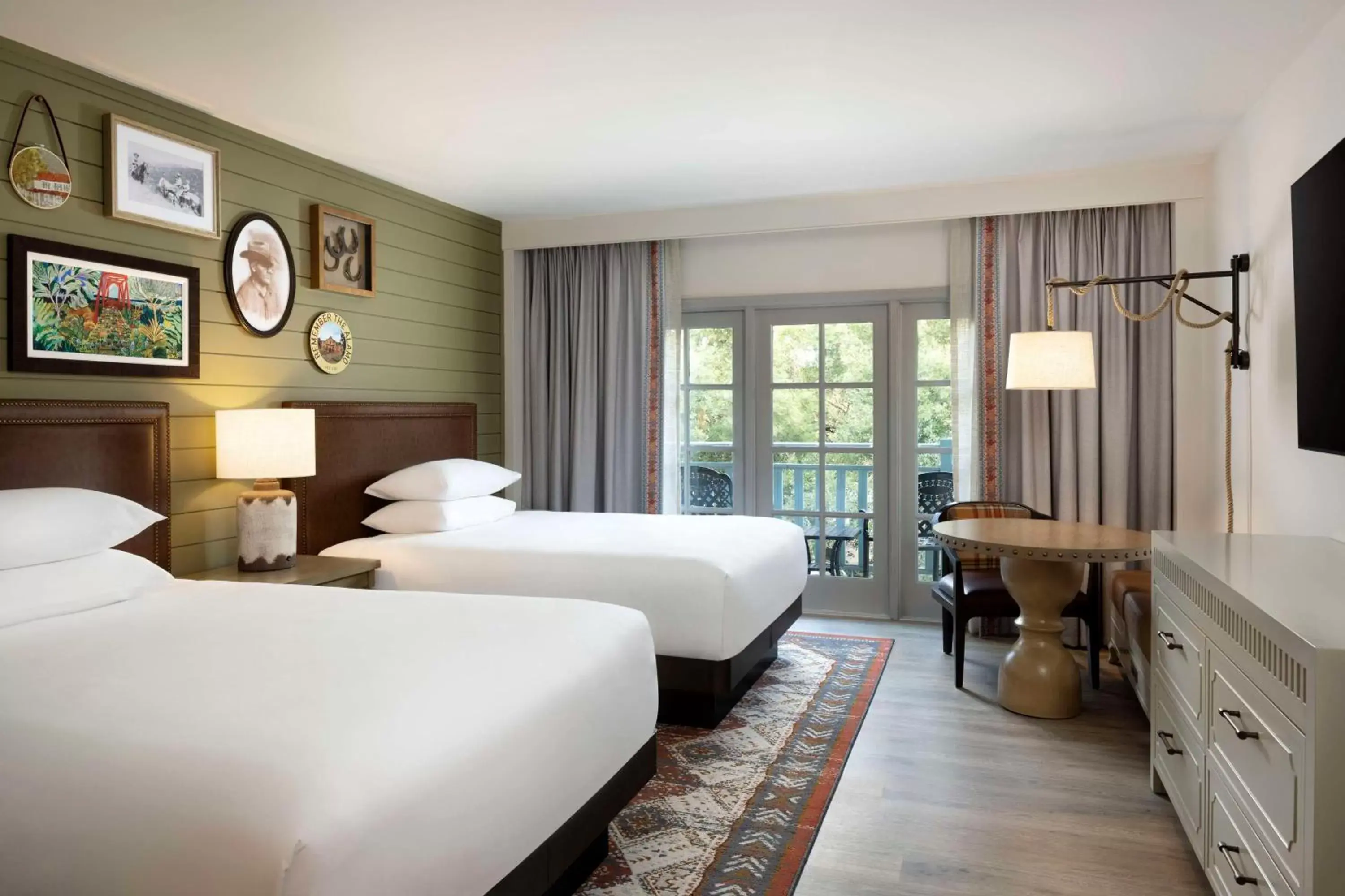 Bedroom in Hyatt Regency Hill Country Resort & Spa