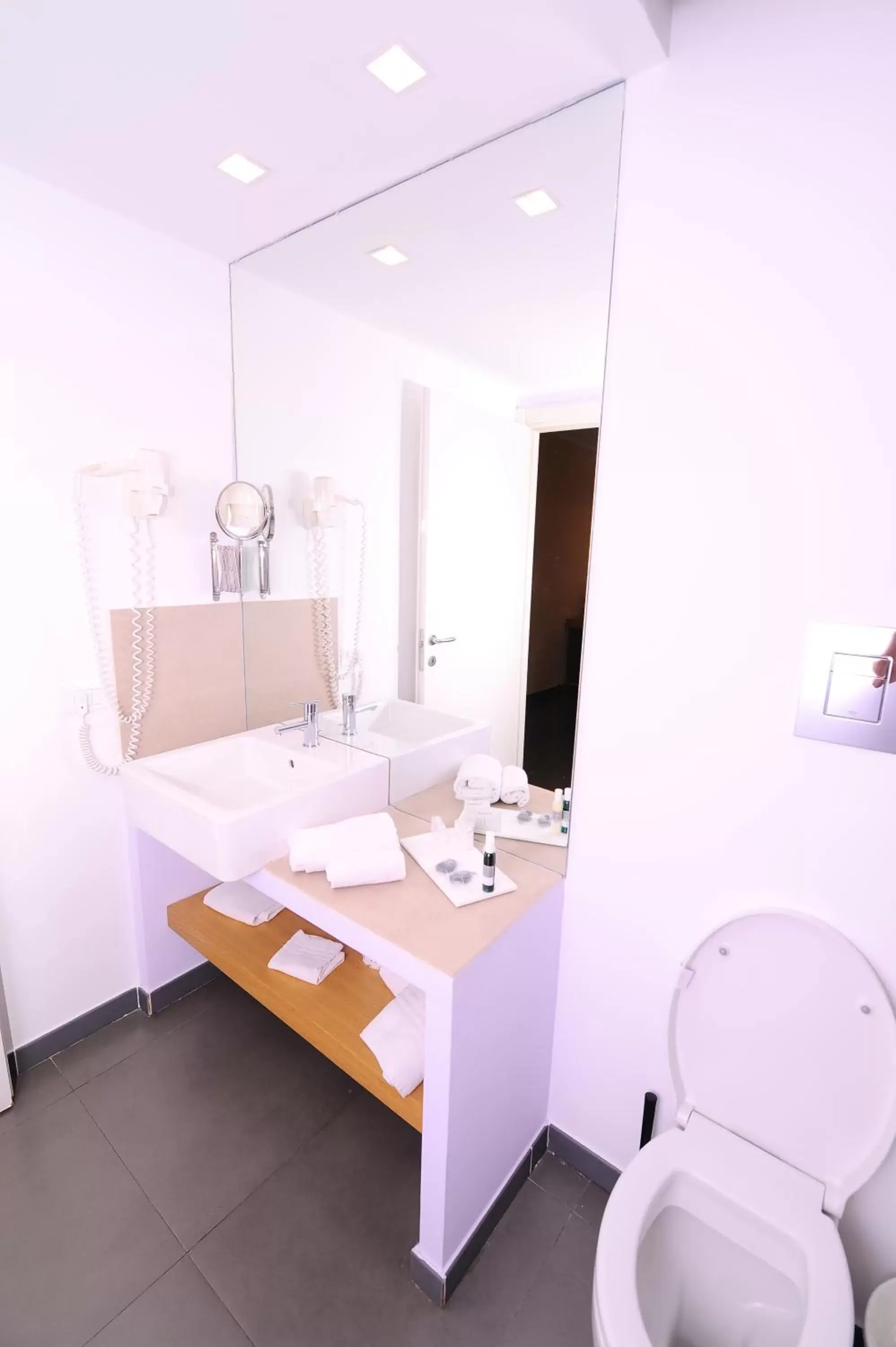 Bathroom in Casena Dei Colli, Sure Hotel Collection By Best Western