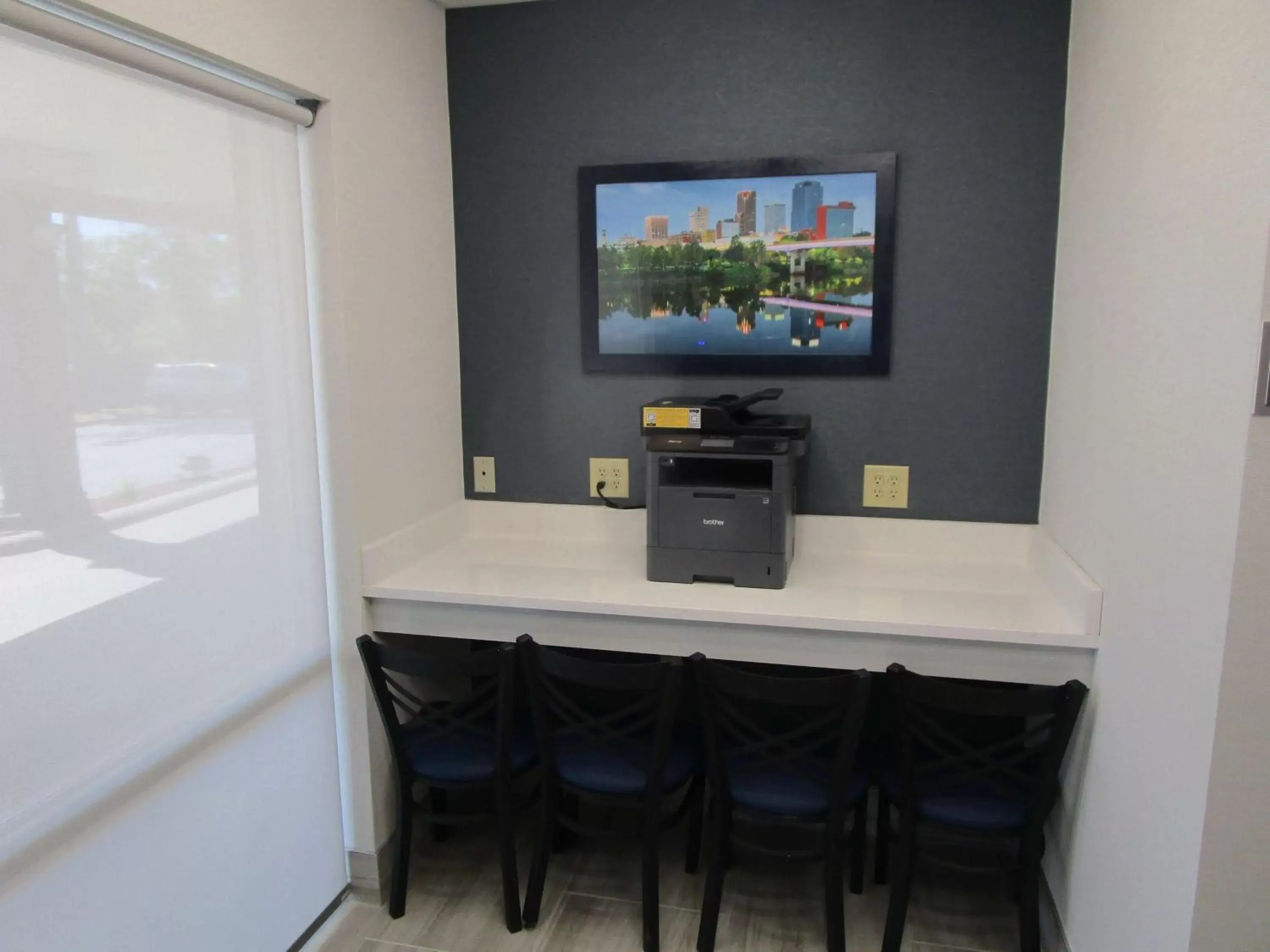 Business facilities, TV/Entertainment Center in Best Western Shackleford