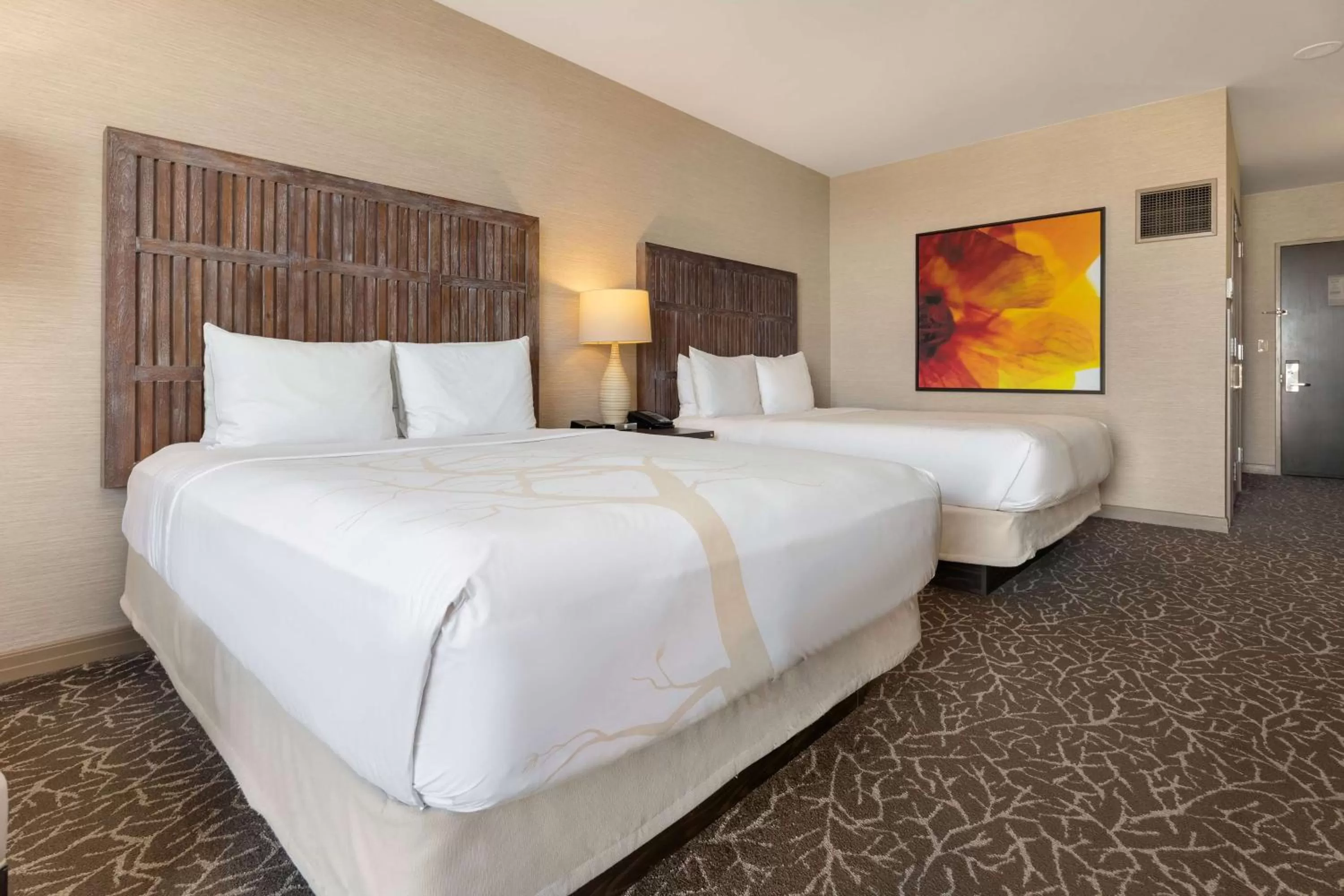 Bed in Hilton La Jolla Torrey Pines