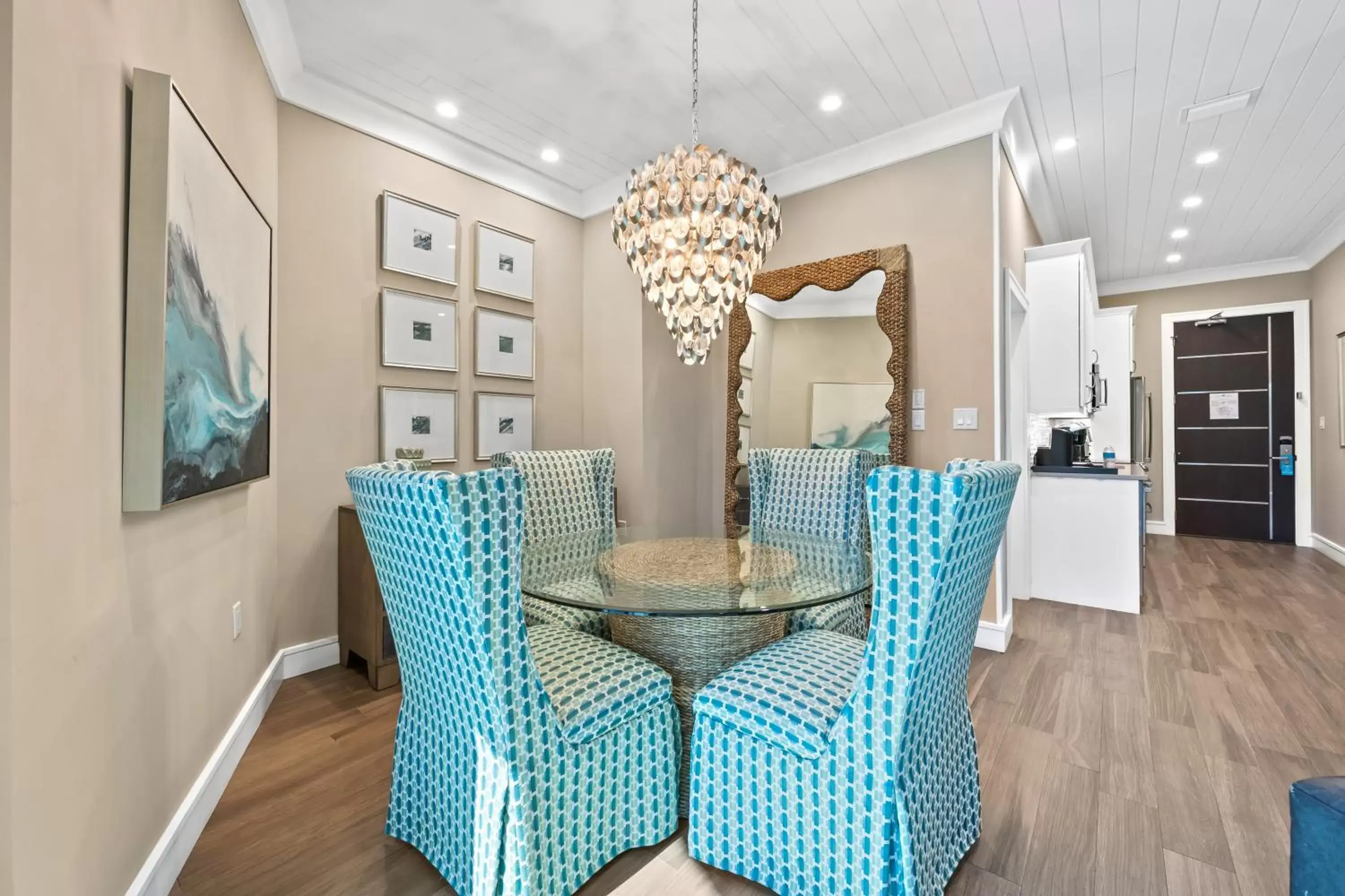 Dining Area in Anna Maria Beach Resort