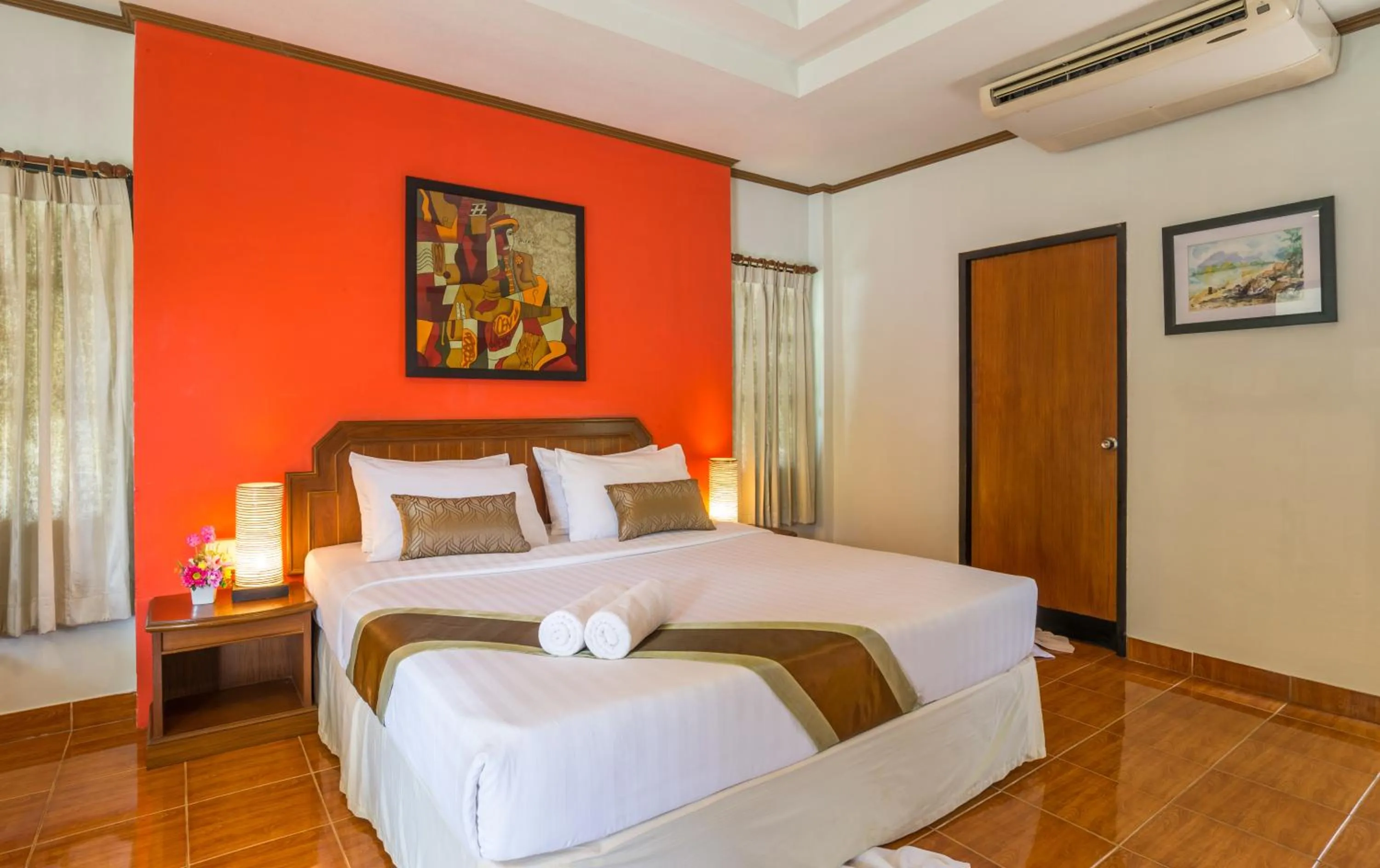 Bed in Lanta Manda Resort