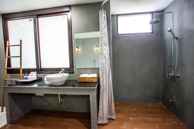Bathroom in Lanta Corner Resort