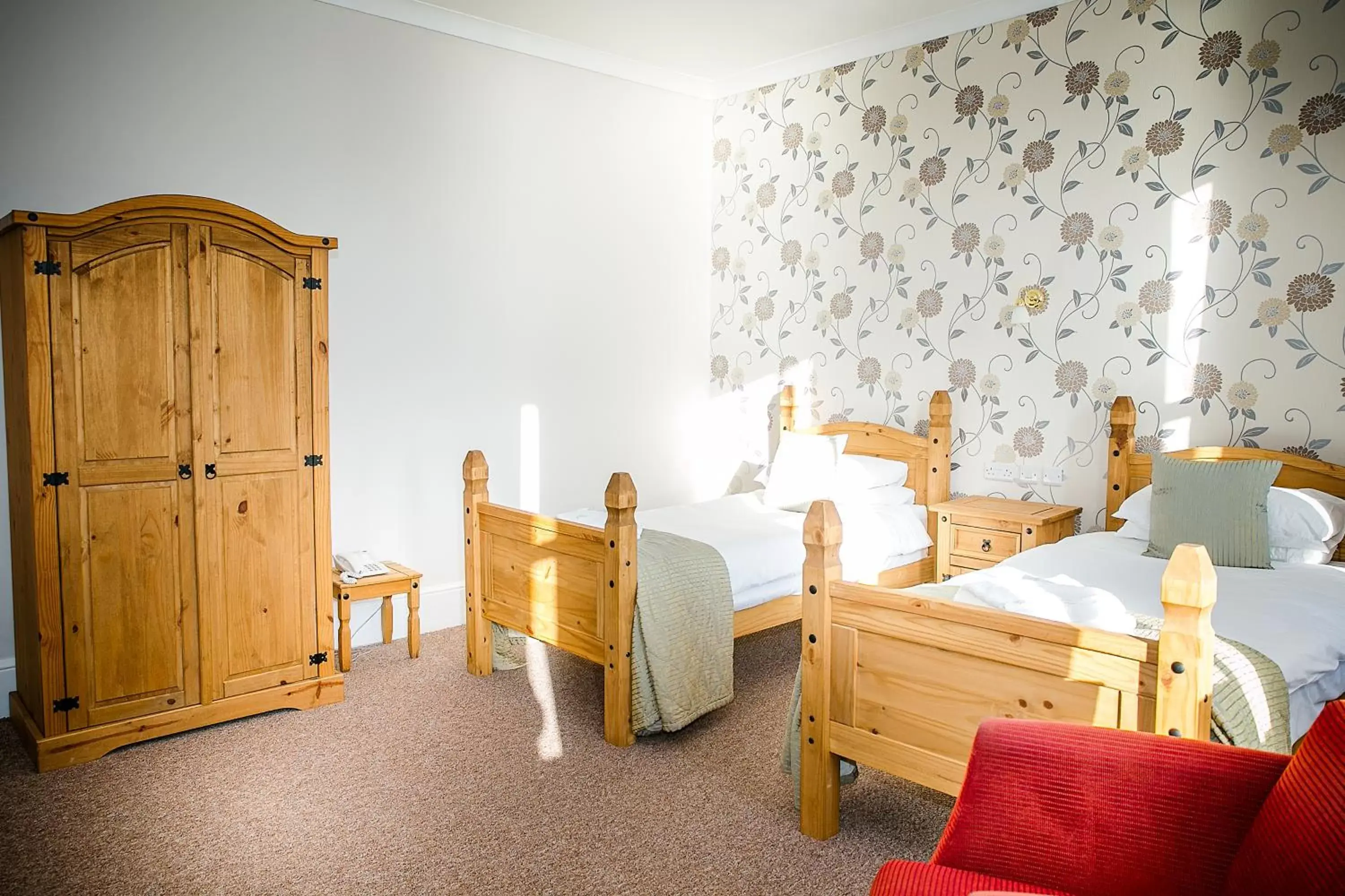 Bedroom, Dining Area in The Cumberland Hotel