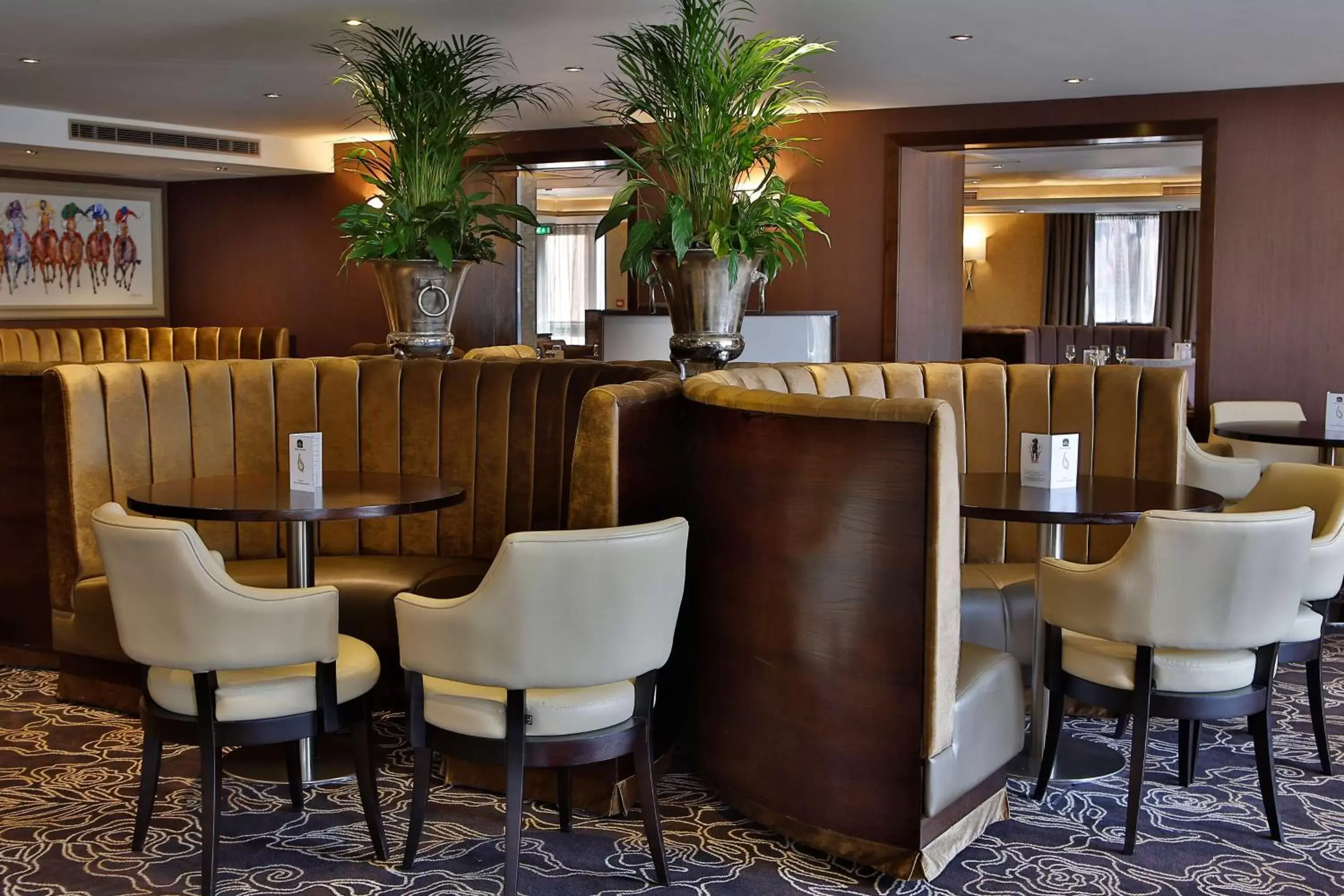 Restaurant/places to eat, Lounge/Bar in Best Western Heath Court Hotel