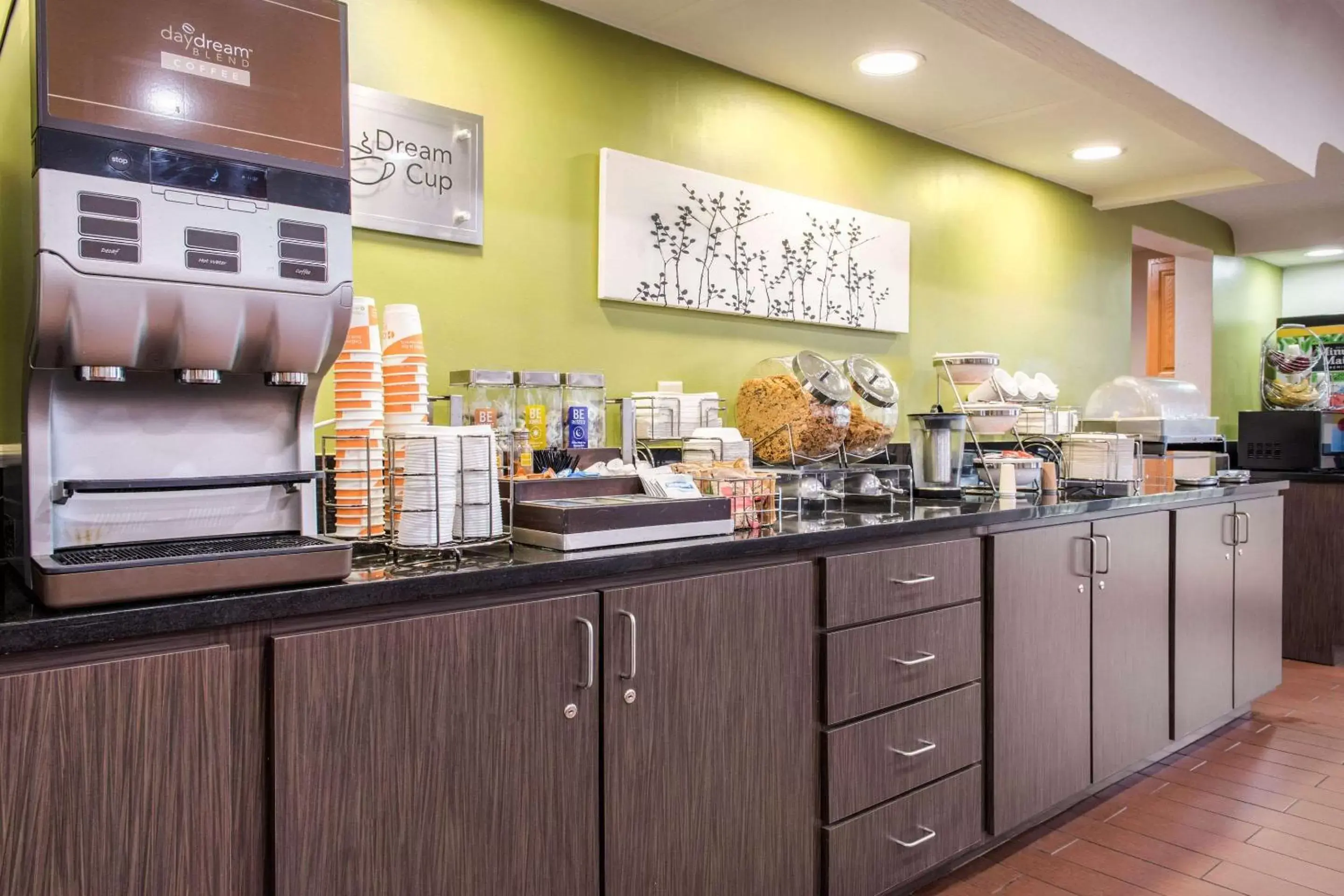 Restaurant/Places to Eat in Sleep Inn & Suites Columbus