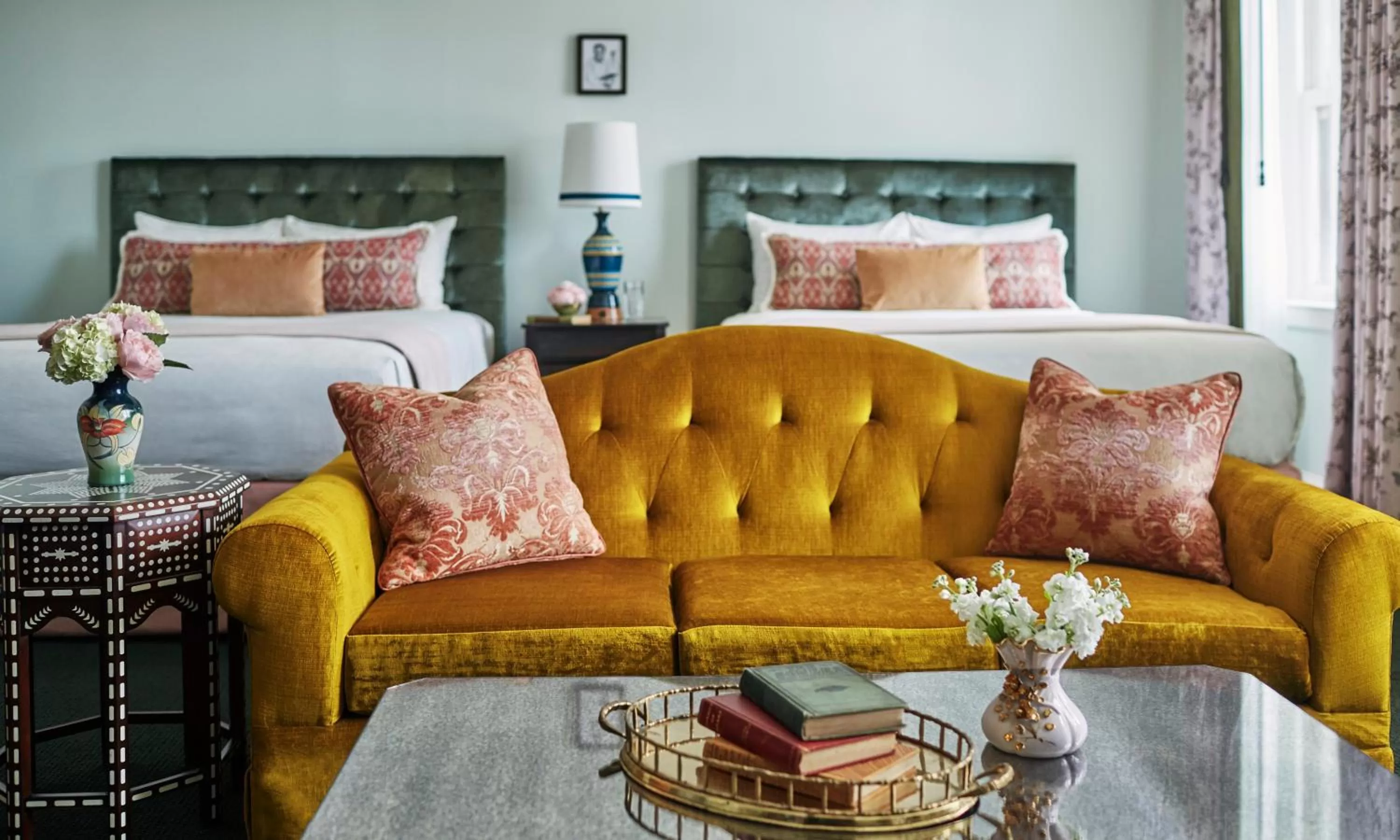 Photo of the whole room, Bed in The Pontchartrain Hotel