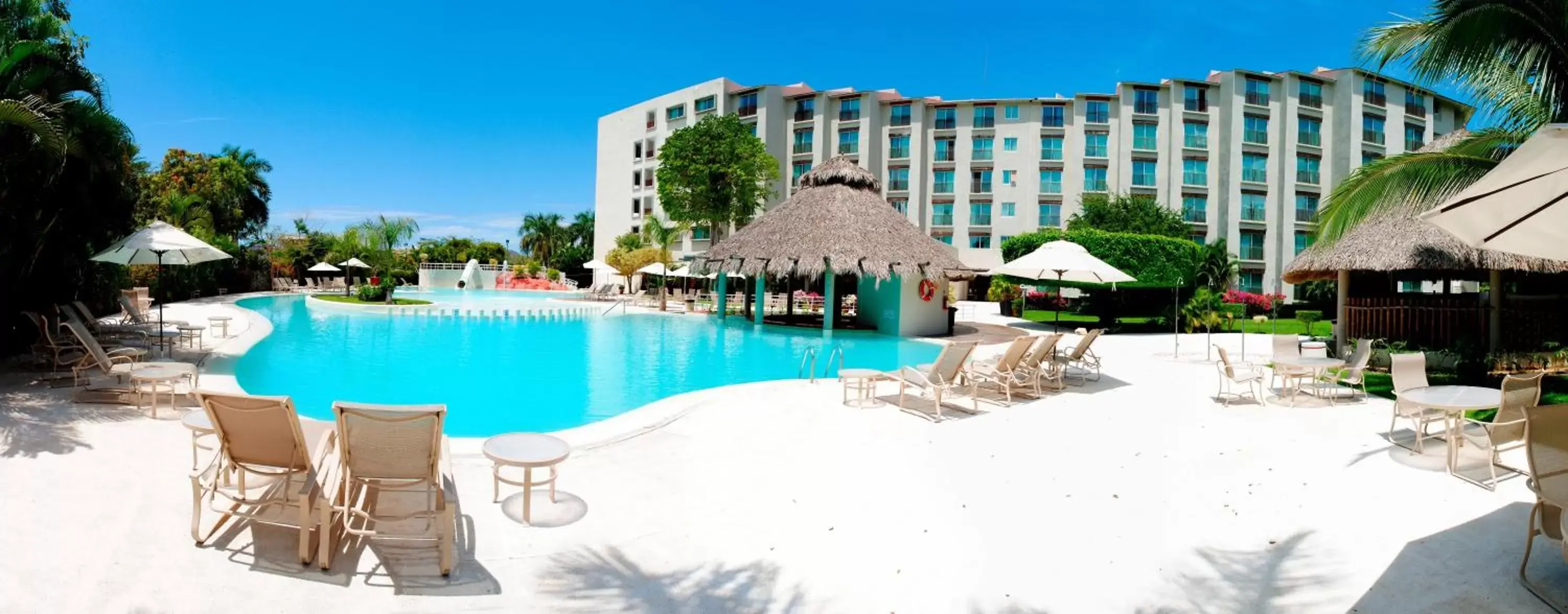 Swimming Pool in Gamma Plaza Ixtapa