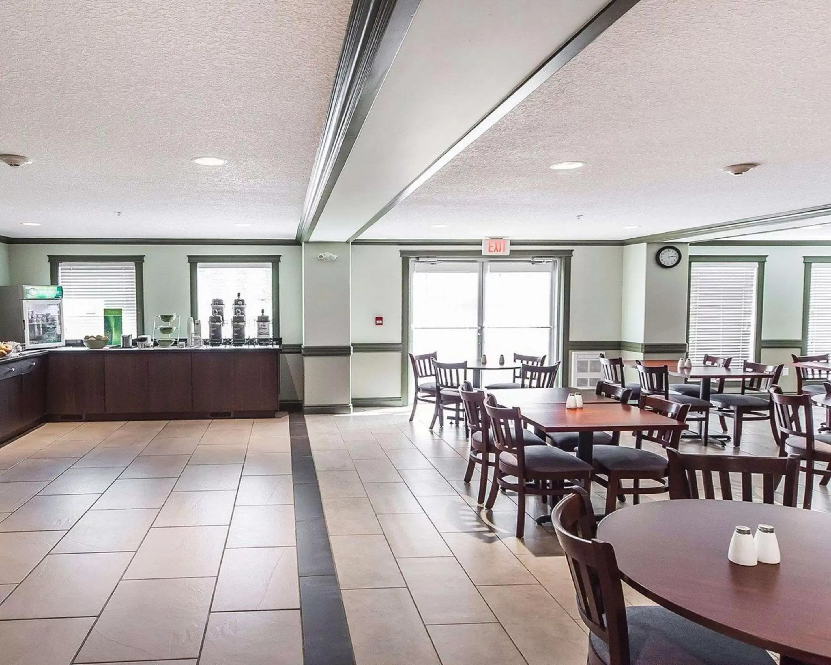 Restaurant/Places to Eat in Quality Inn & Suites Hinton