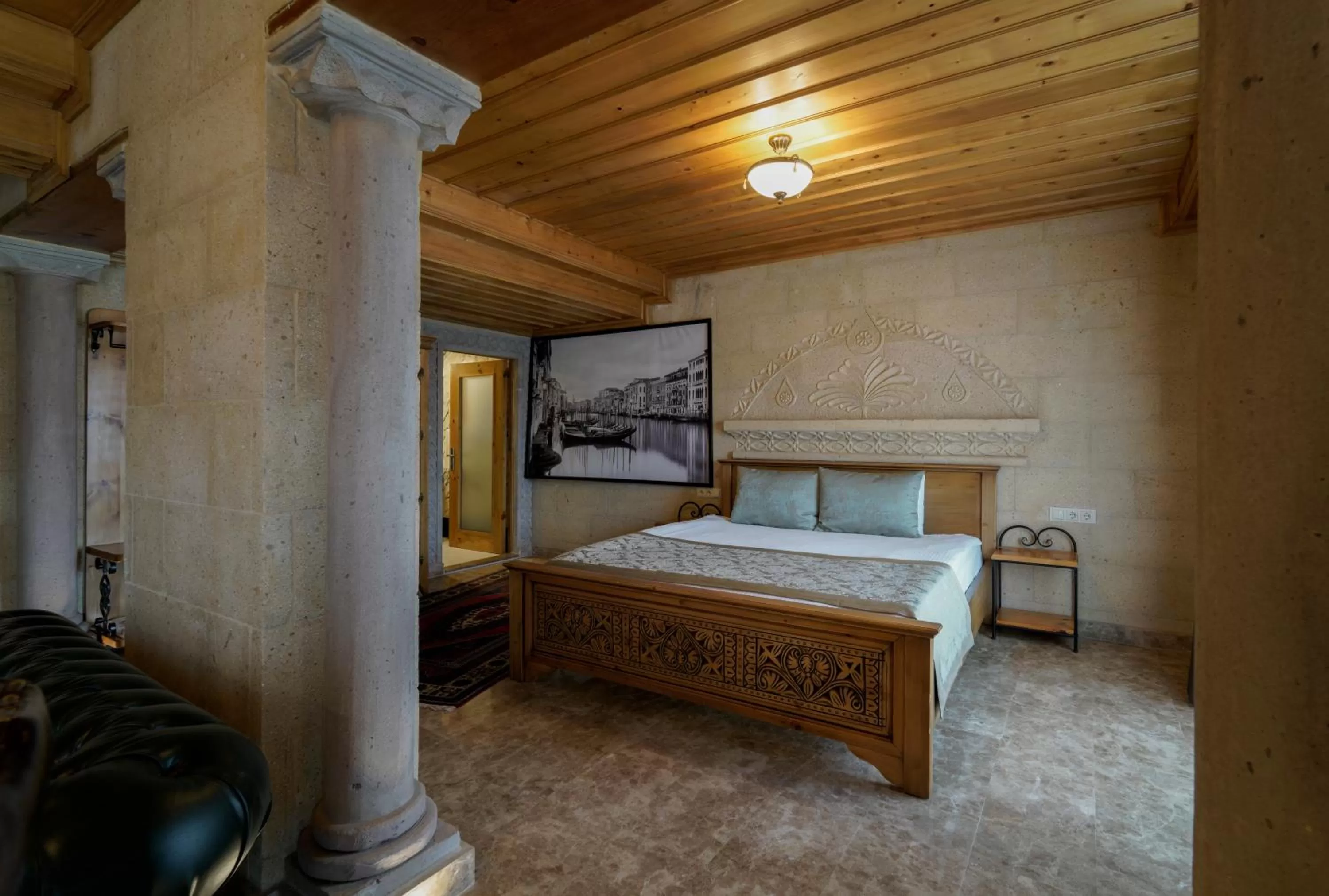 Bedroom, Bed in Cratus Stone Palace