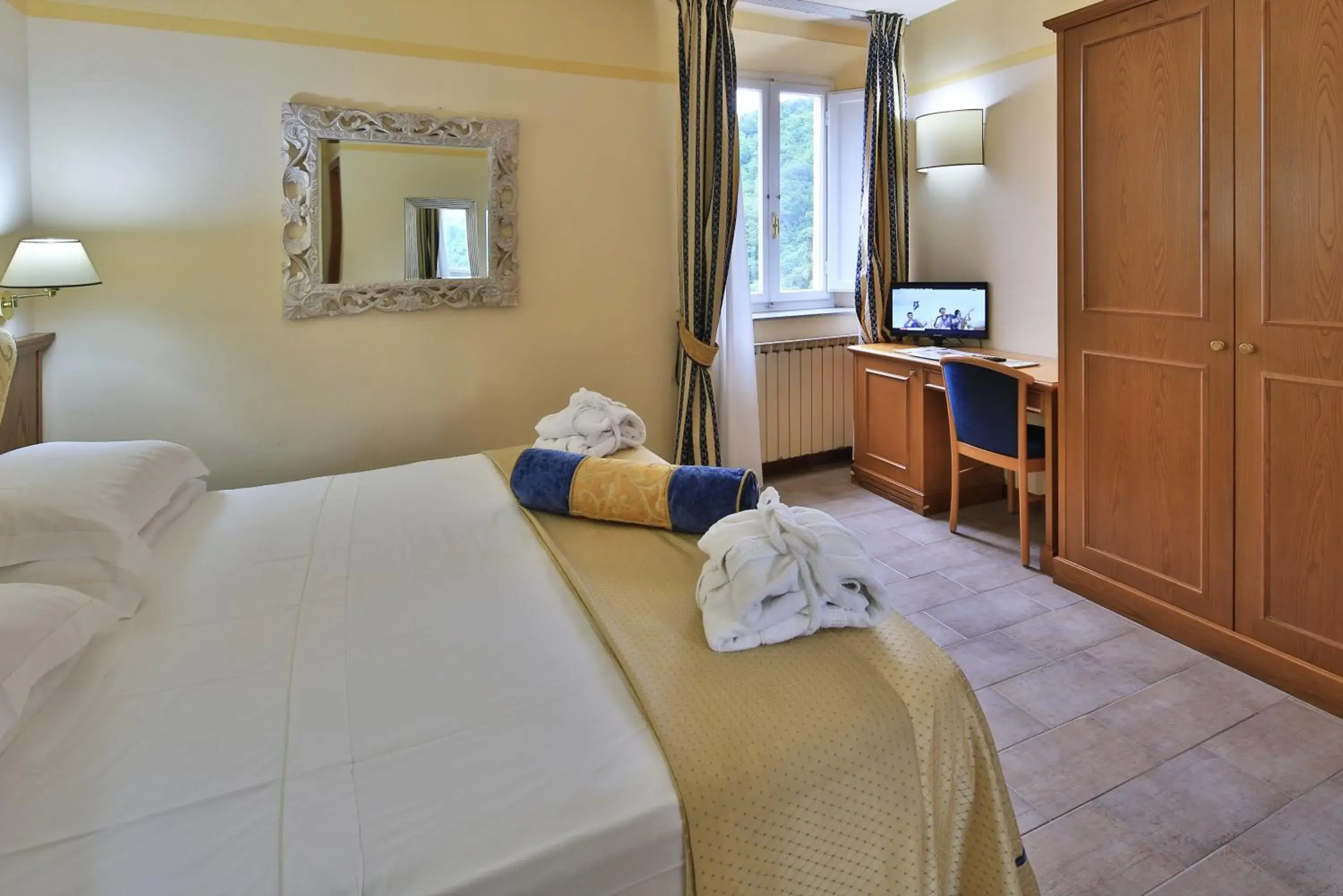 Bed in Hotel & Terme Bagni di Lucca