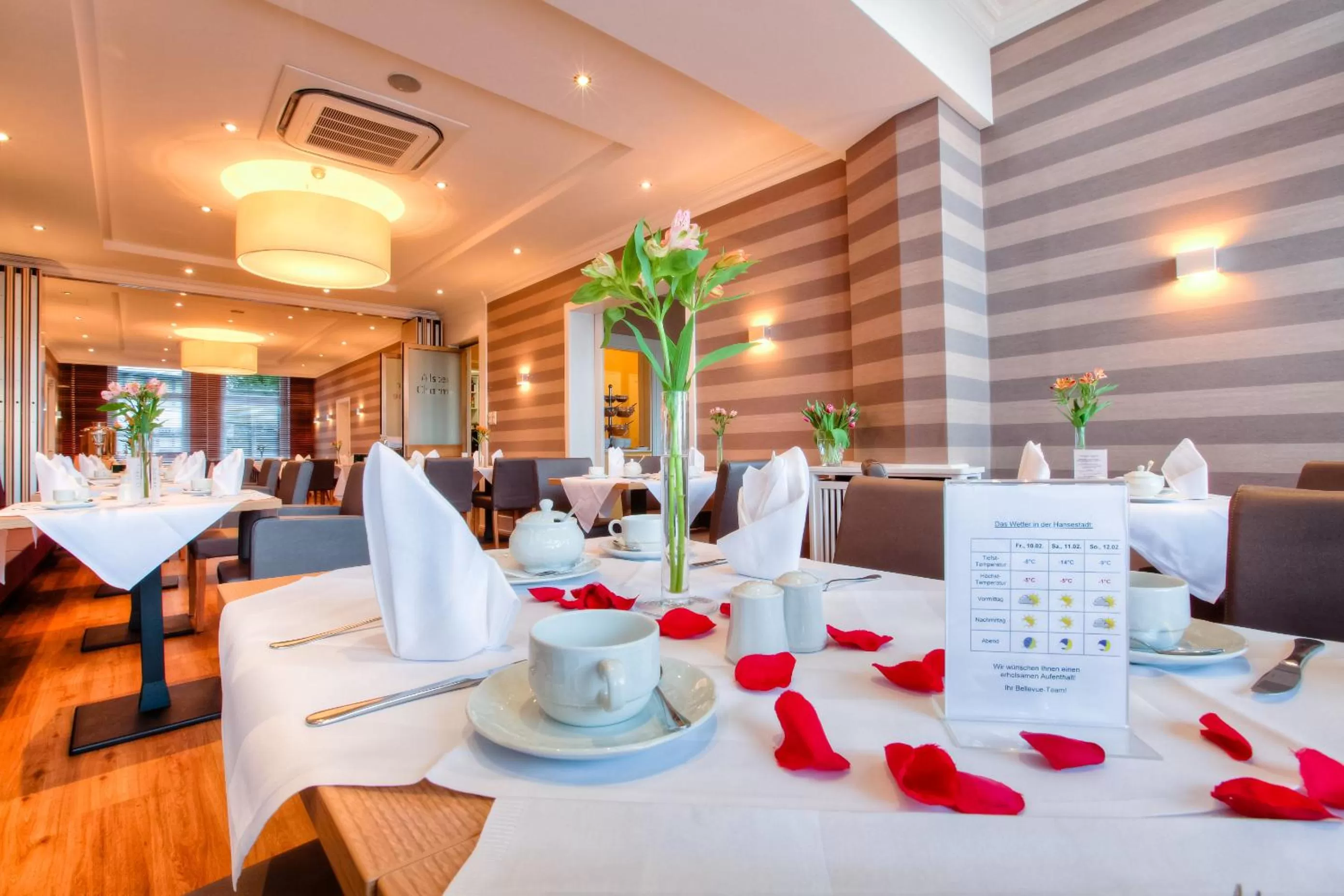 Restaurant/places to eat in Relexa Hotel Bellevue an der Alster