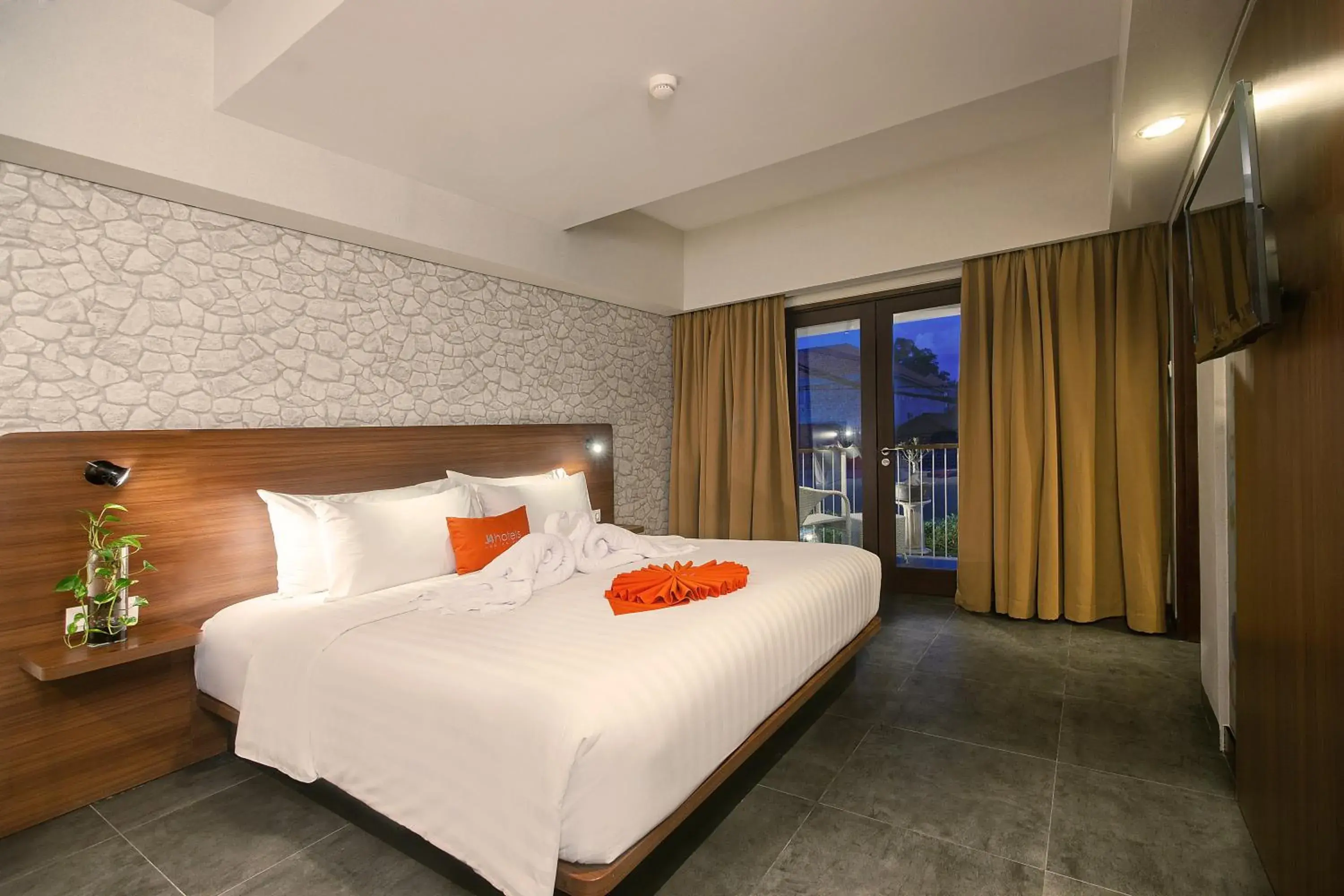 Bedroom, Bed in J4 Hotels Legian