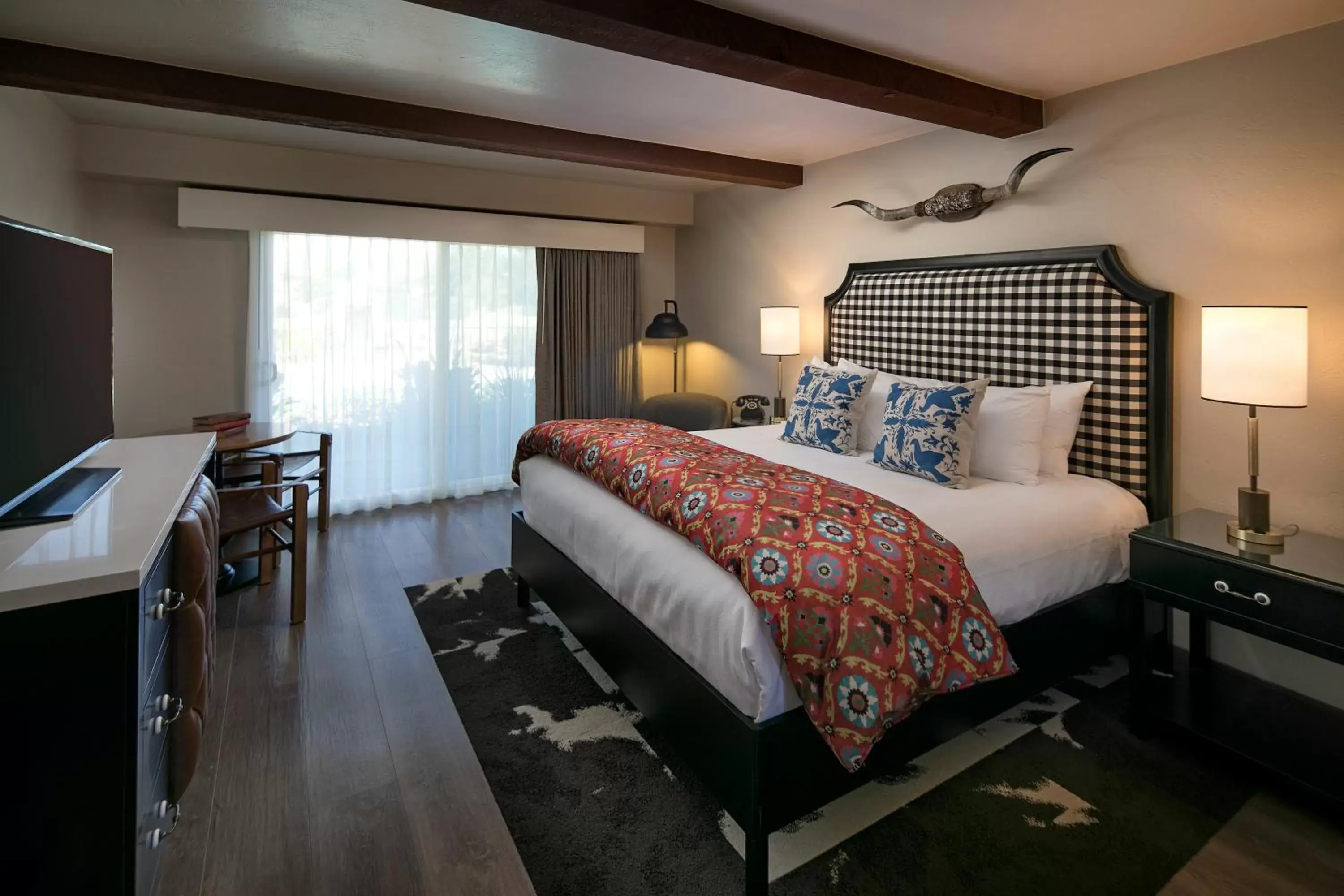 Photo of the whole room, Bed in Oceanpoint Ranch