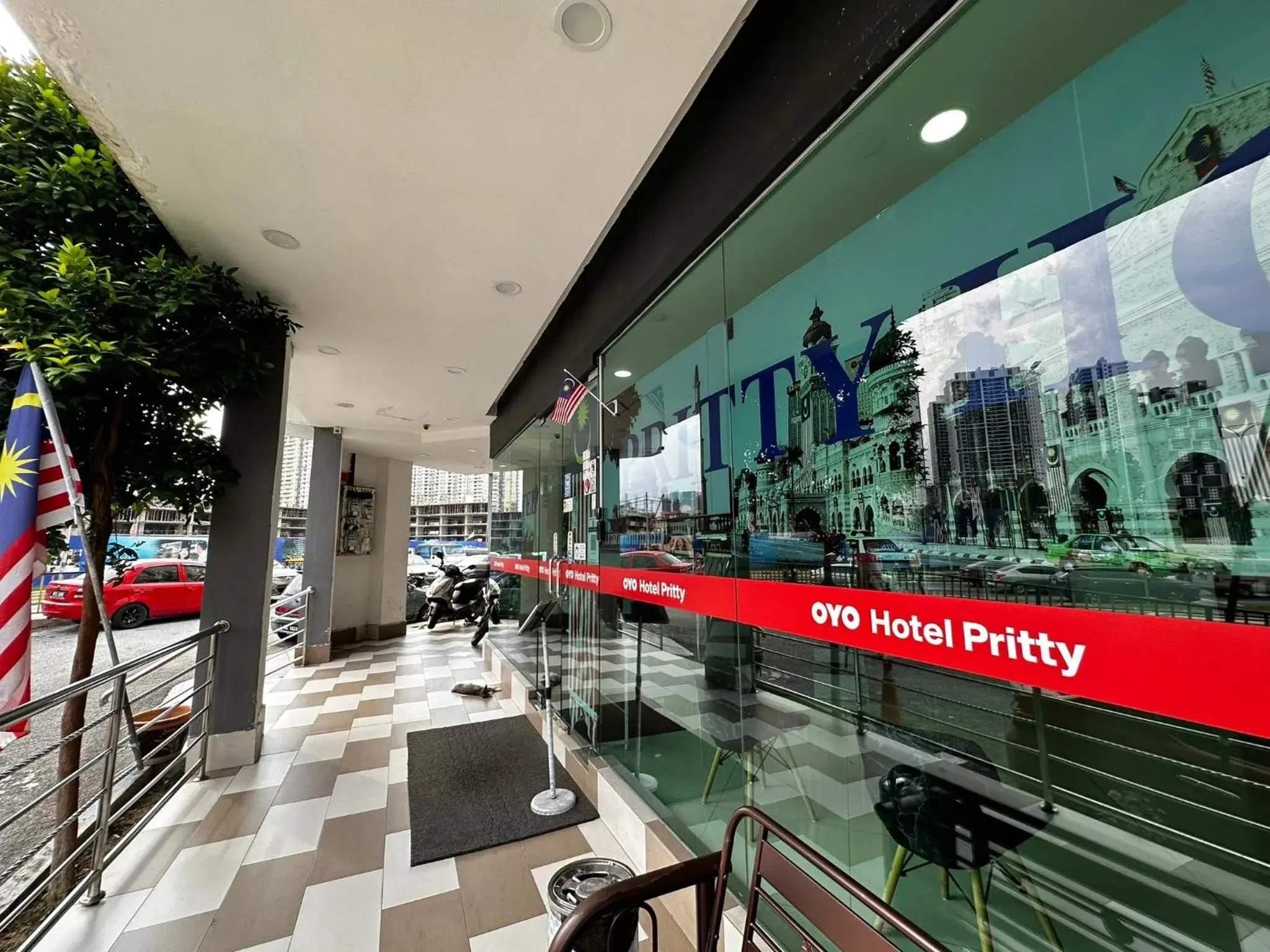 Property building in Hotel Pritty