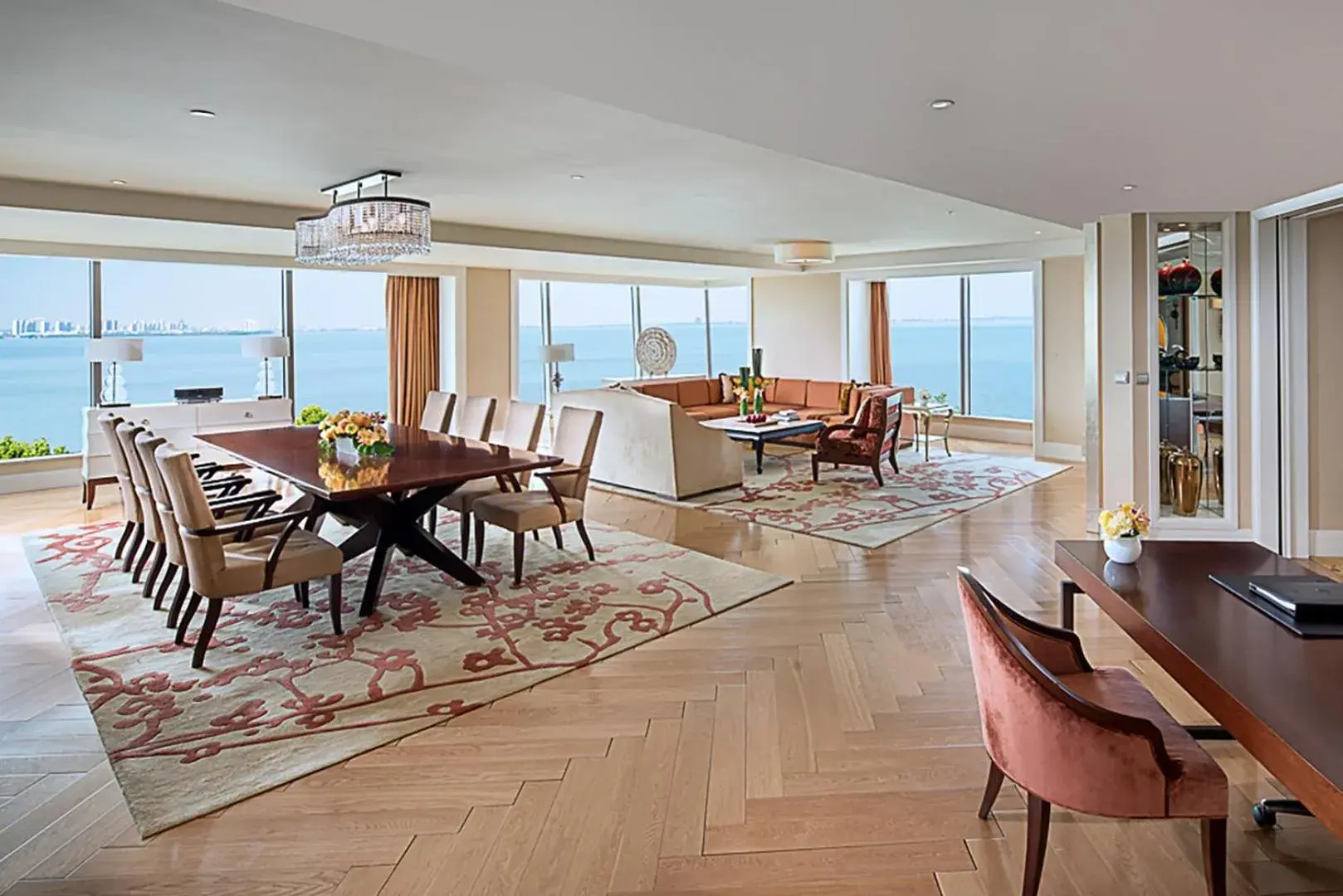 Property building in Fairmont Yangcheng Lake Property building in Fairmont Yangcheng Lake