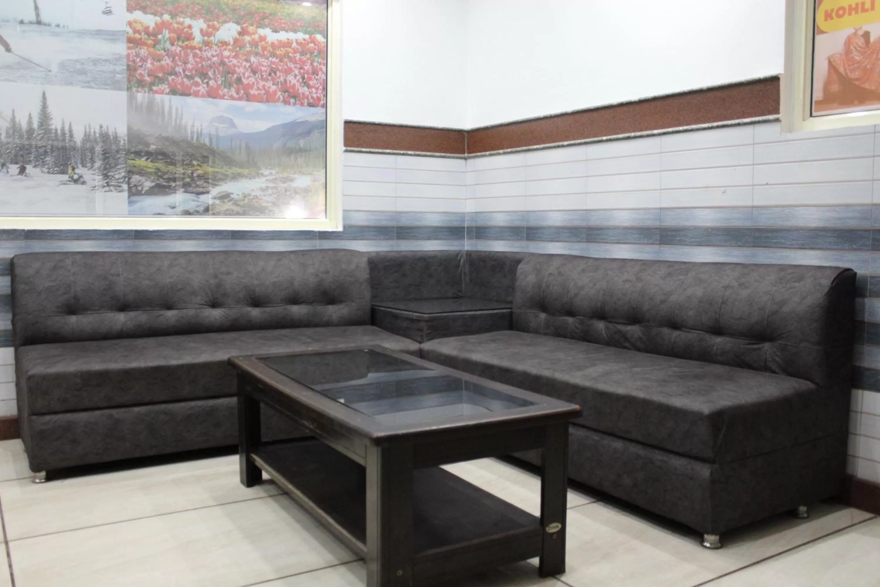 Seating Area in Trimrooms JMC Katra