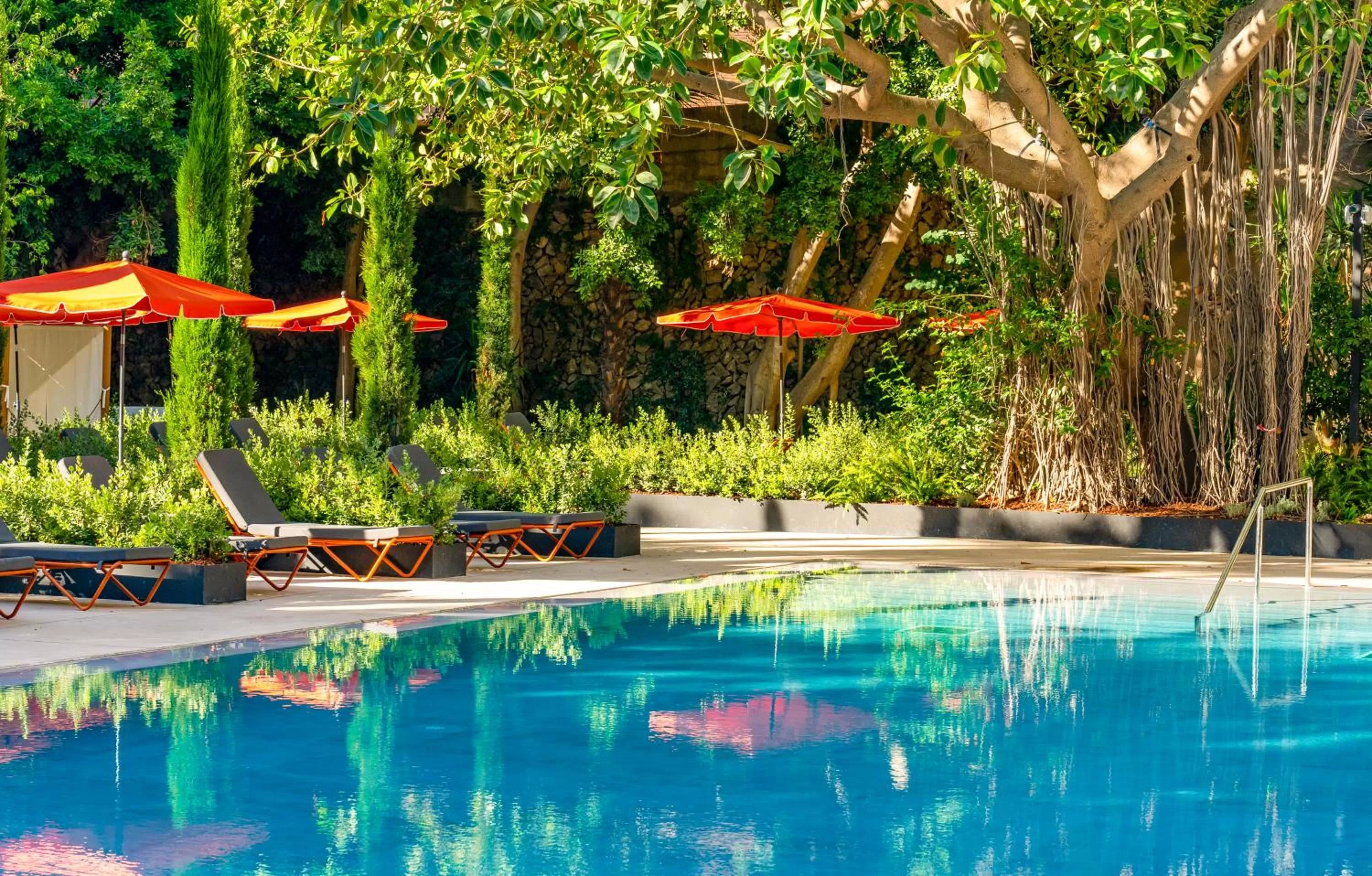 Swimming pool in Mercure Benidorm
