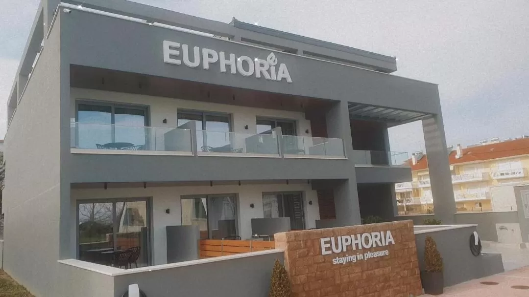 Neighbourhood in EUPHORIA ''Staying in Pleasure''