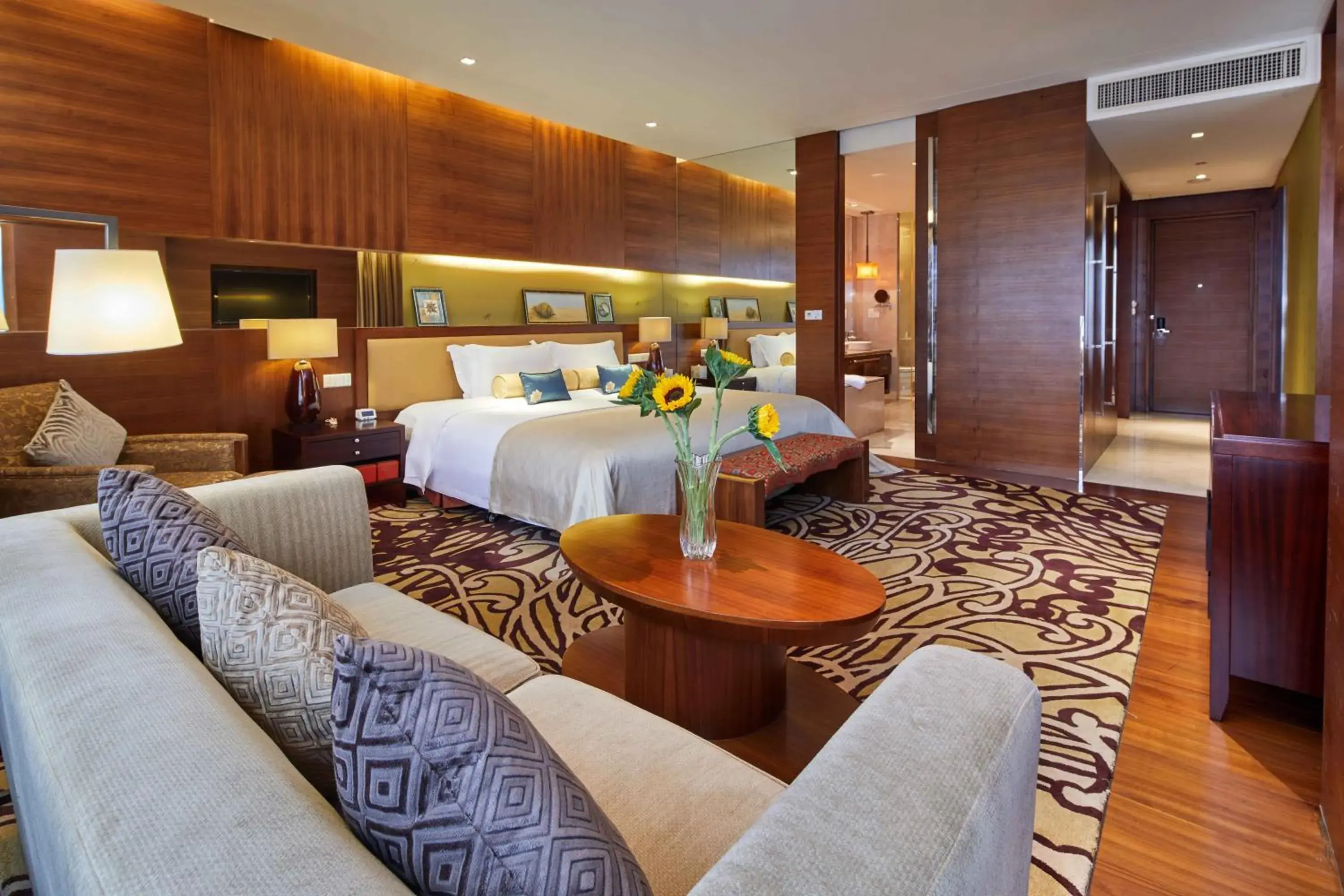 Bedroom in HJ International Hotel