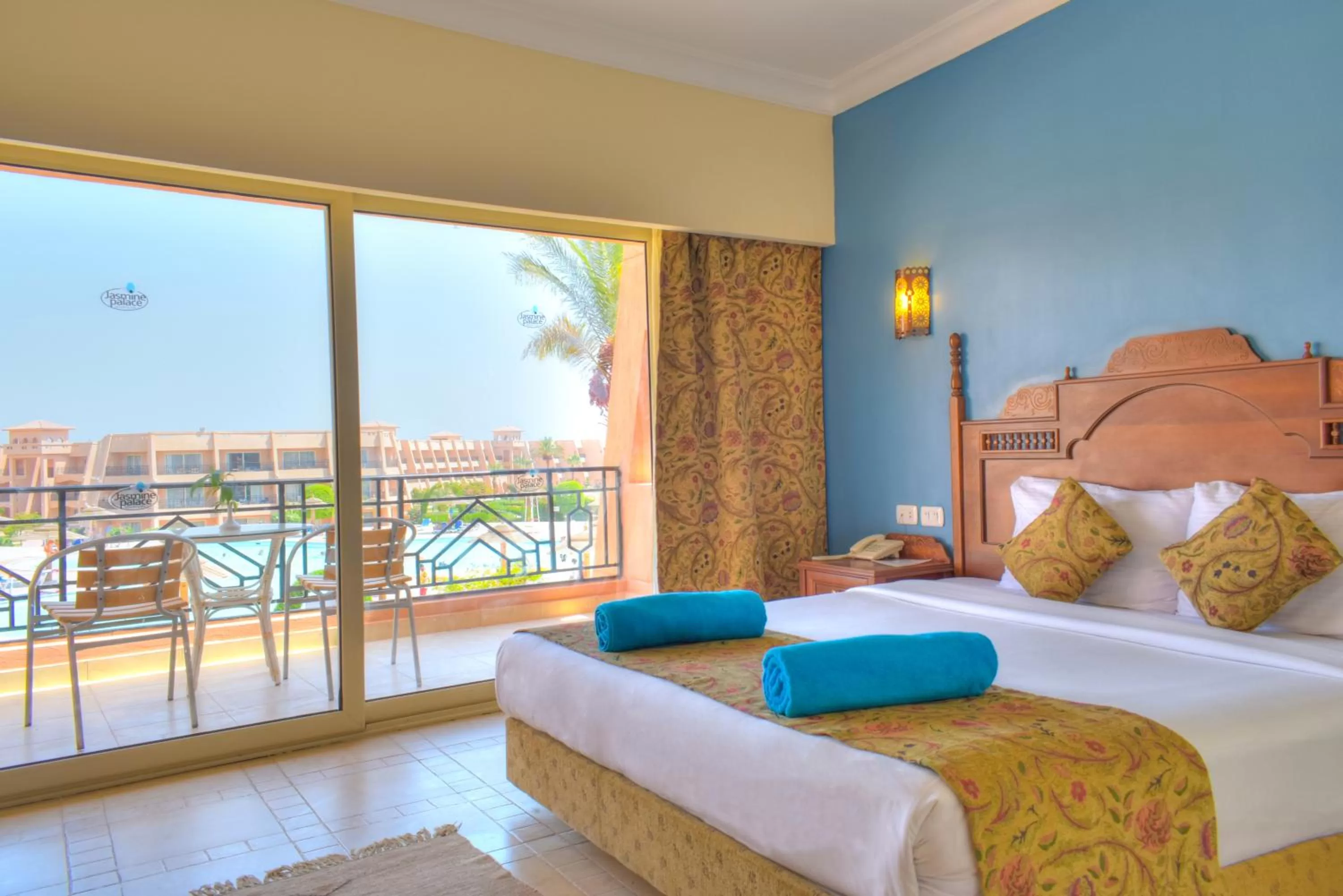 Photo of the whole room, Bed in Jasmine Palace Resort