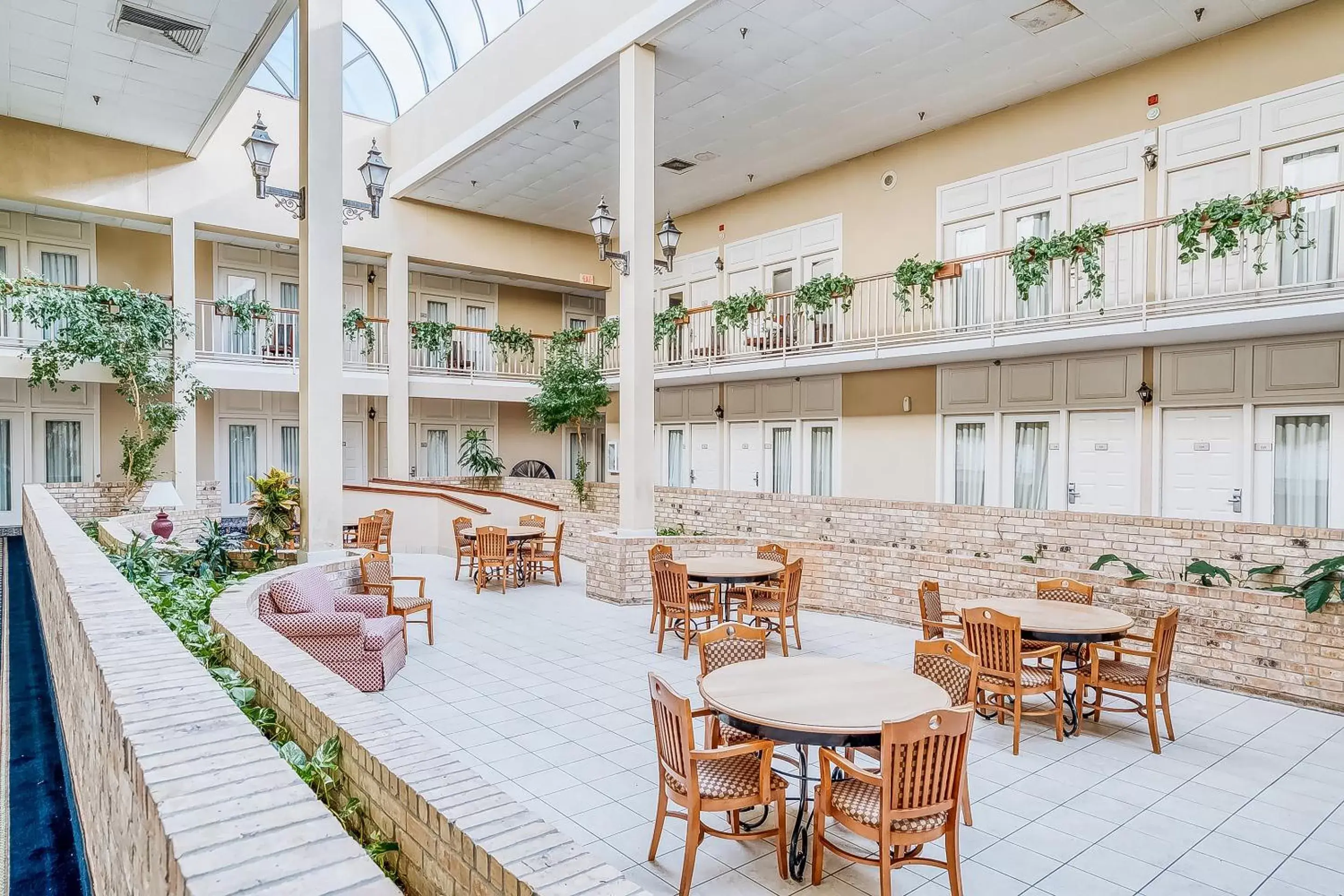 Lobby or reception, Lounge/Bar in OYO Hotel Monroe LA I-20