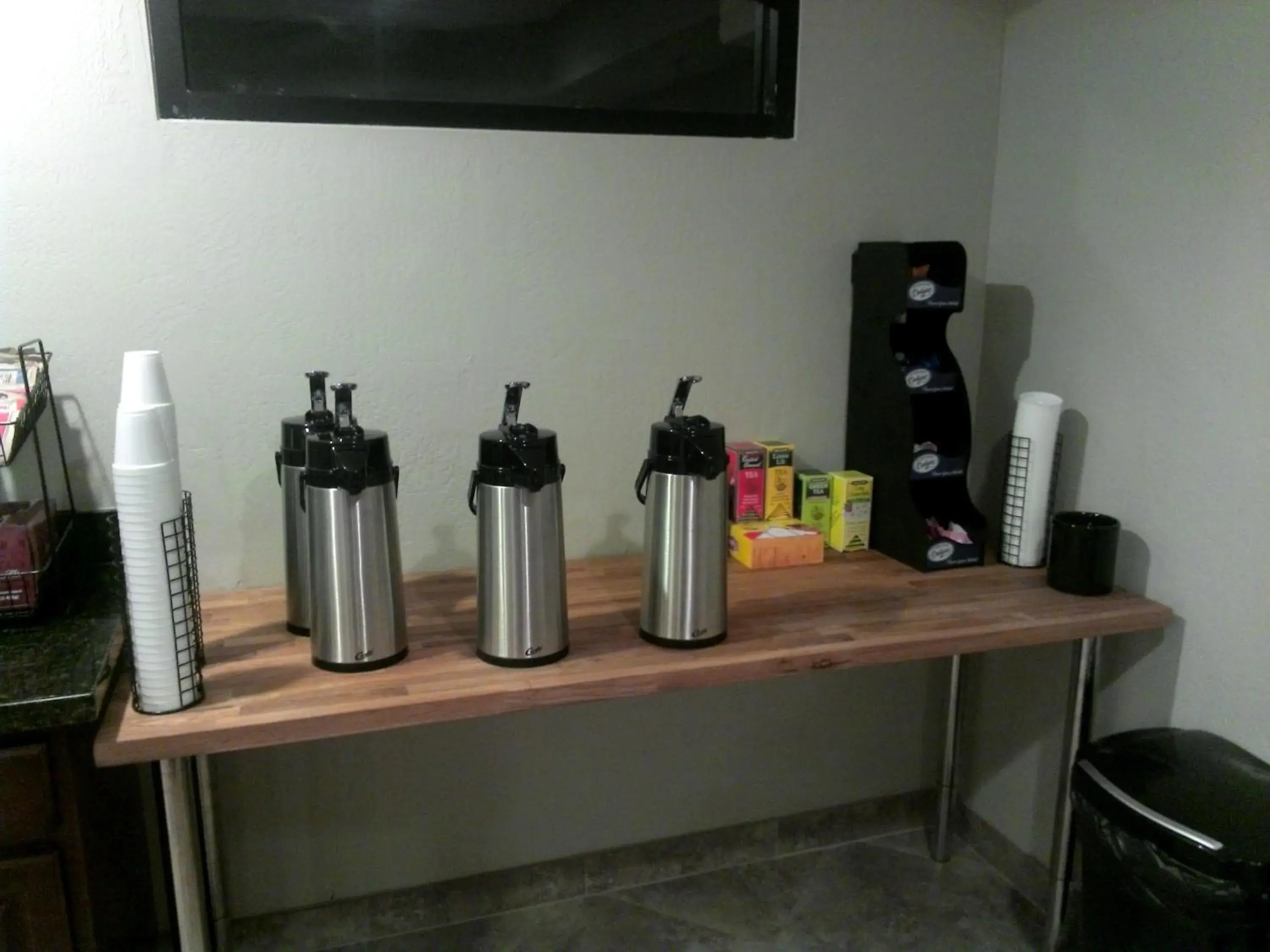 Coffee/tea facilities in Ramada by Wyndham Tempe/At Arizona Mills Mall