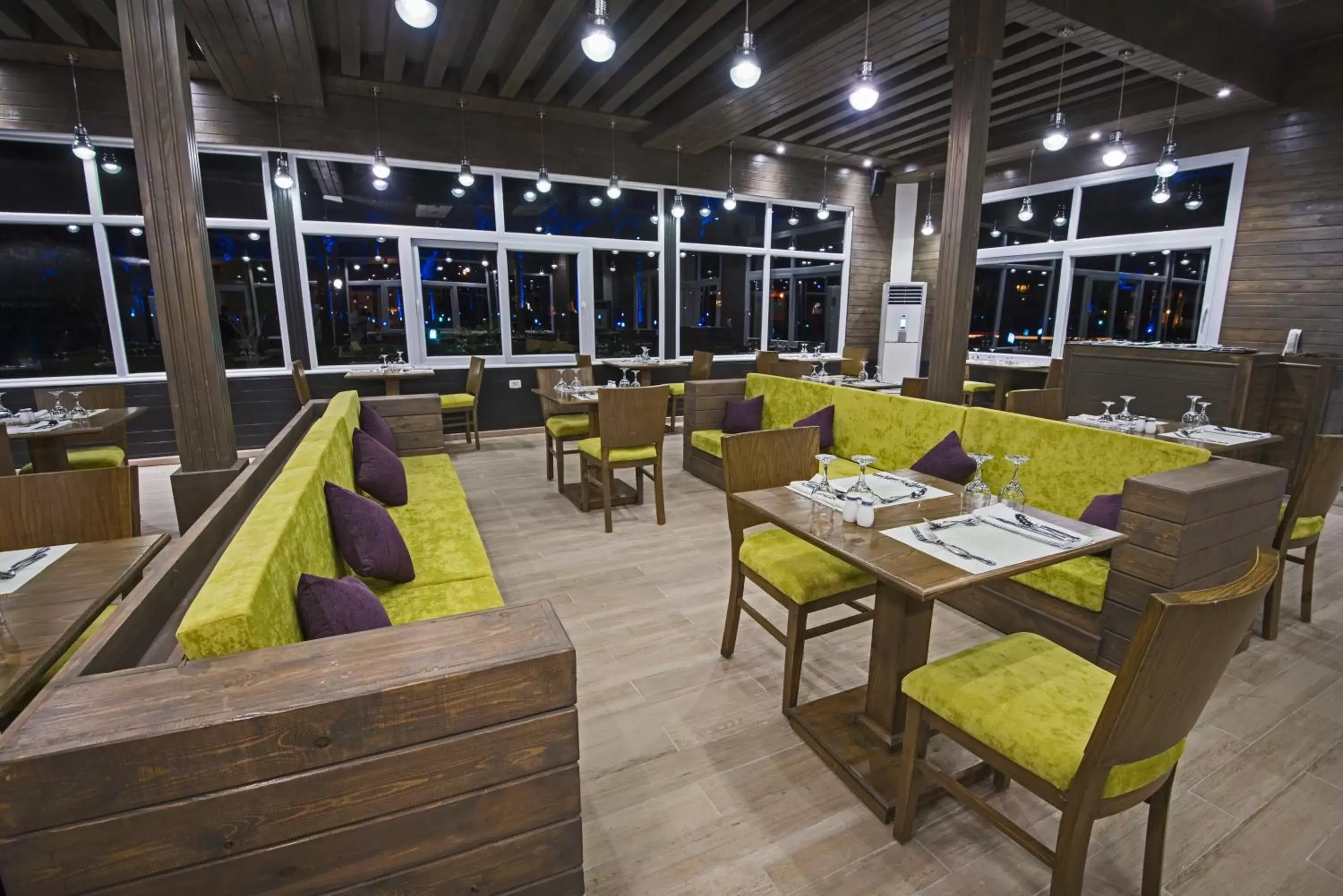 Restaurant/Places to Eat in Sunrise Royal Makadi Resort