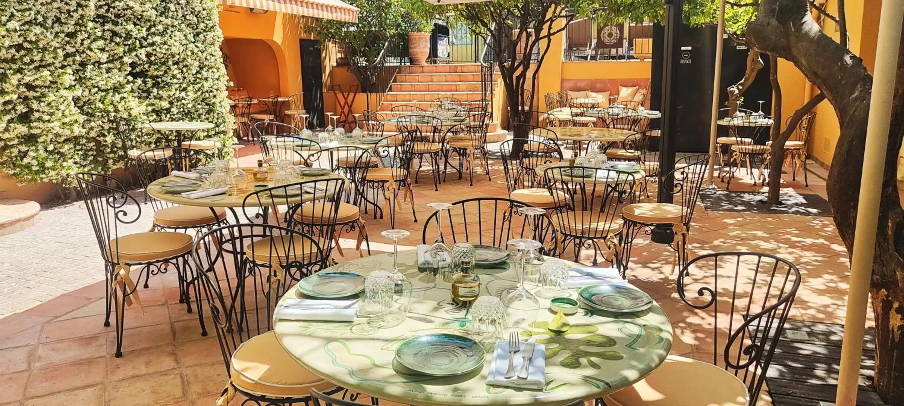 Restaurant/places to eat in Hôtel La Pérouse Nice Baie des Anges Restaurant/places to eat in Hôtel La Pérouse Nice Baie des Anges