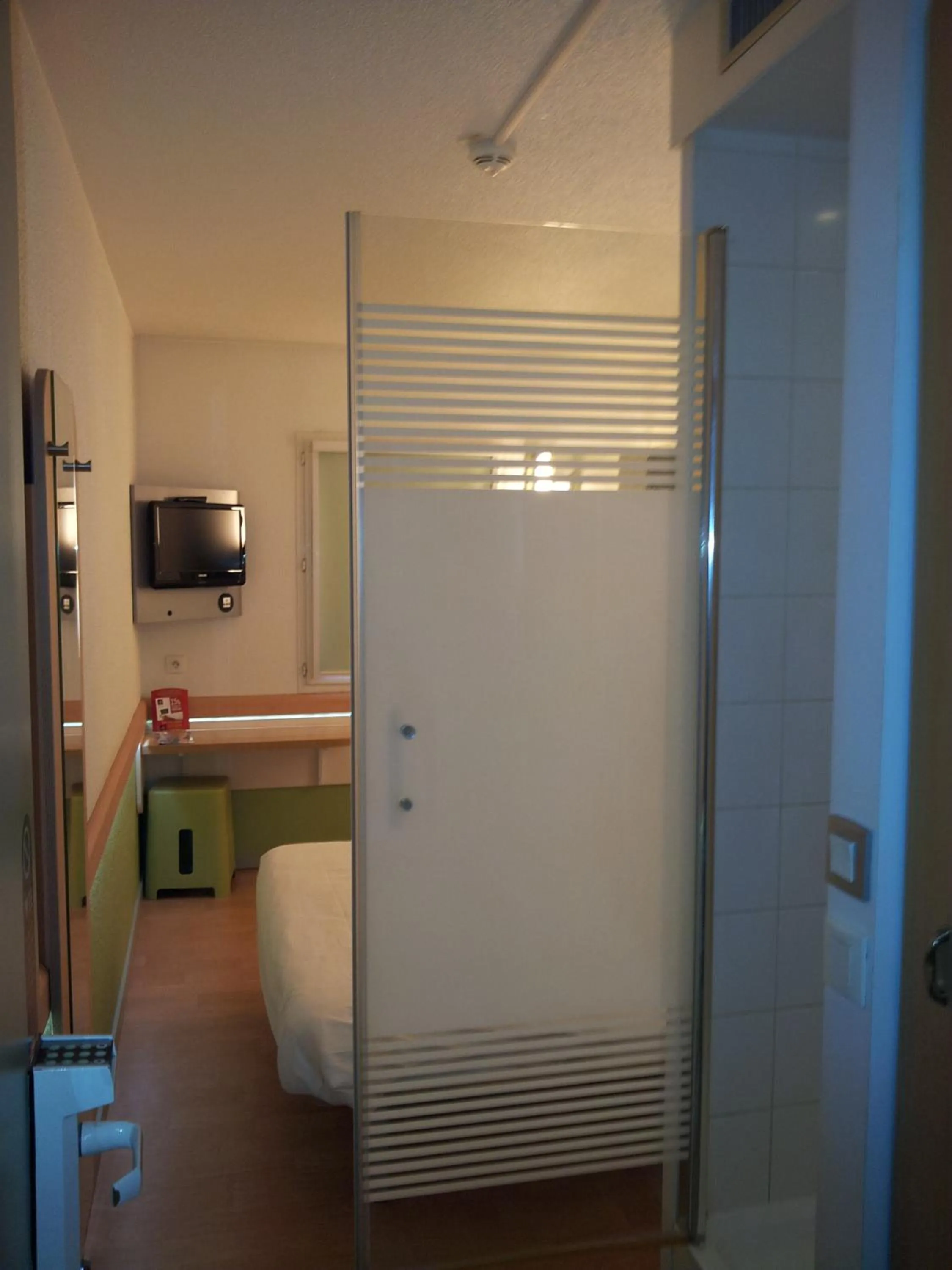 Bedroom, Bed in ibis Budget Gennevilliers Asnieres