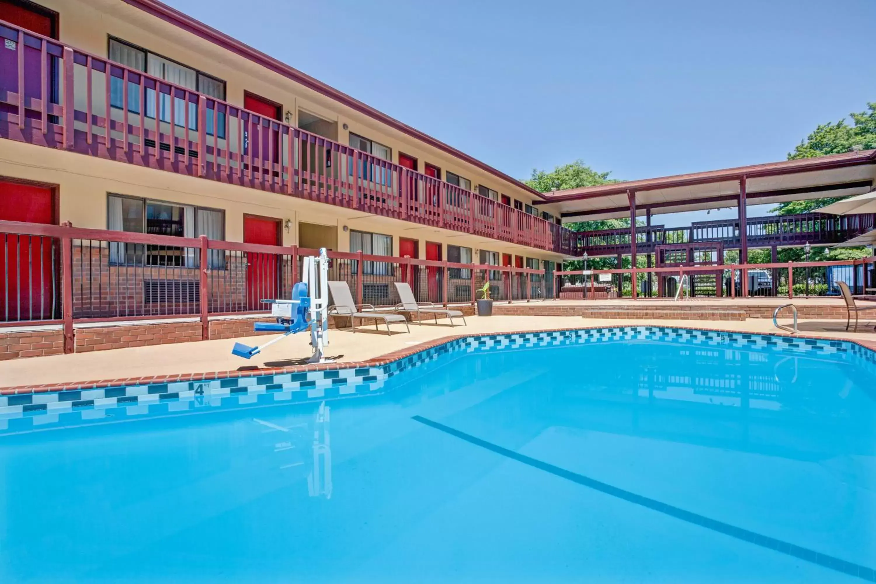 Swimming Pool in Super 8 by Wyndham Albany