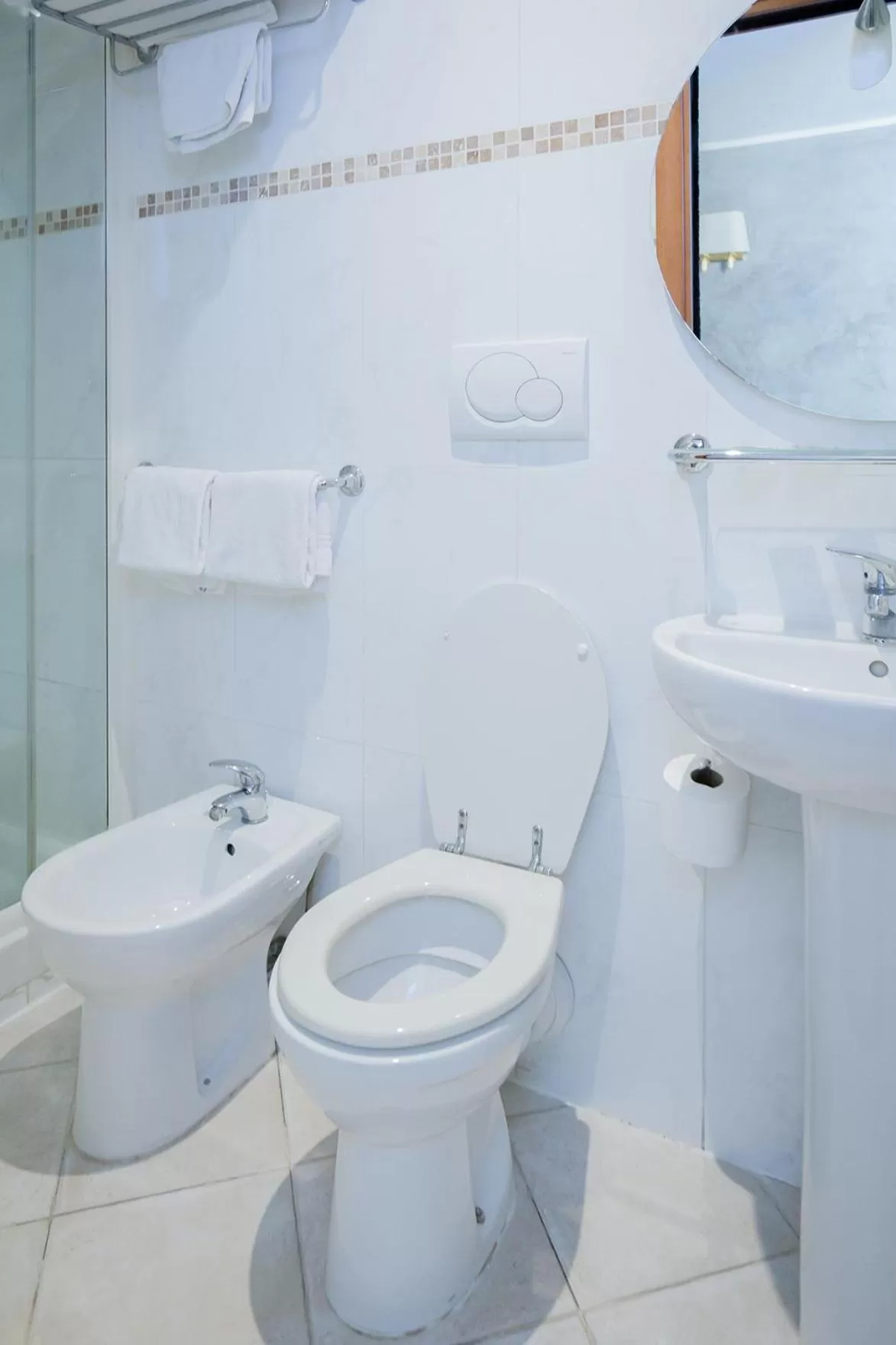 Toilet in Hotel Angelica Firenze