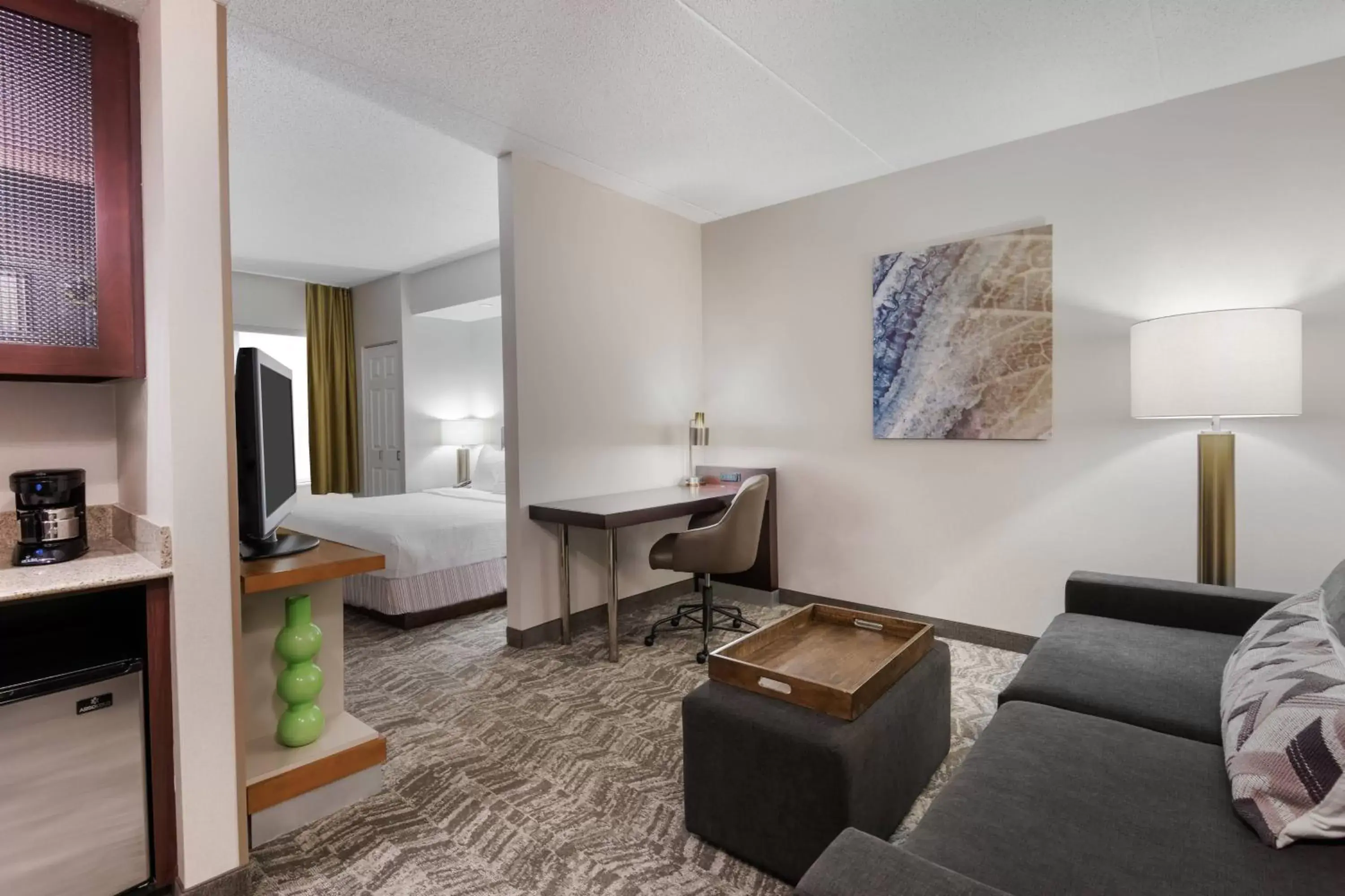 Living room in SpringHill Suites by Marriott Cleveland Solon