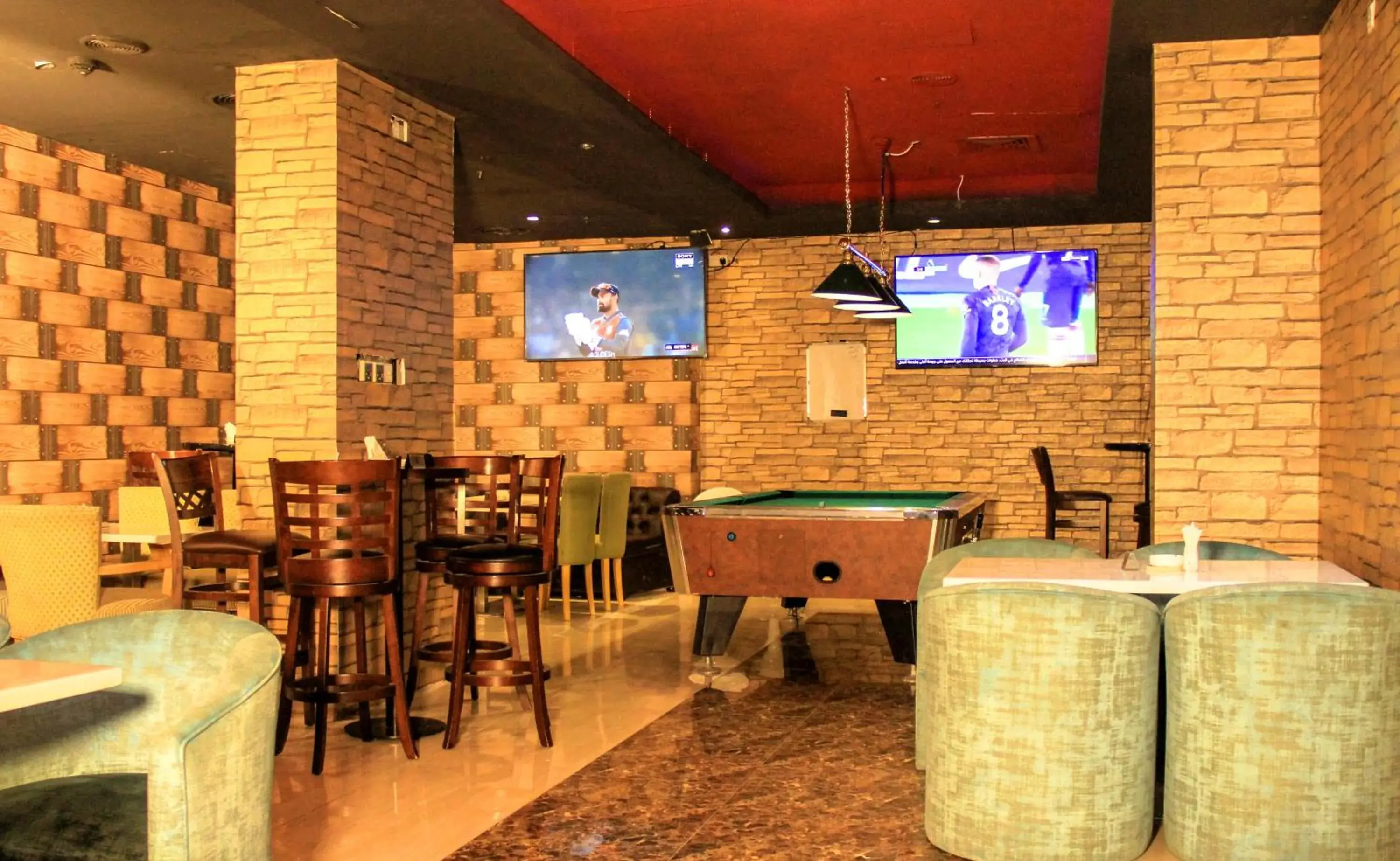 Lounge or bar, Restaurant/Places to Eat in The leela Hotel