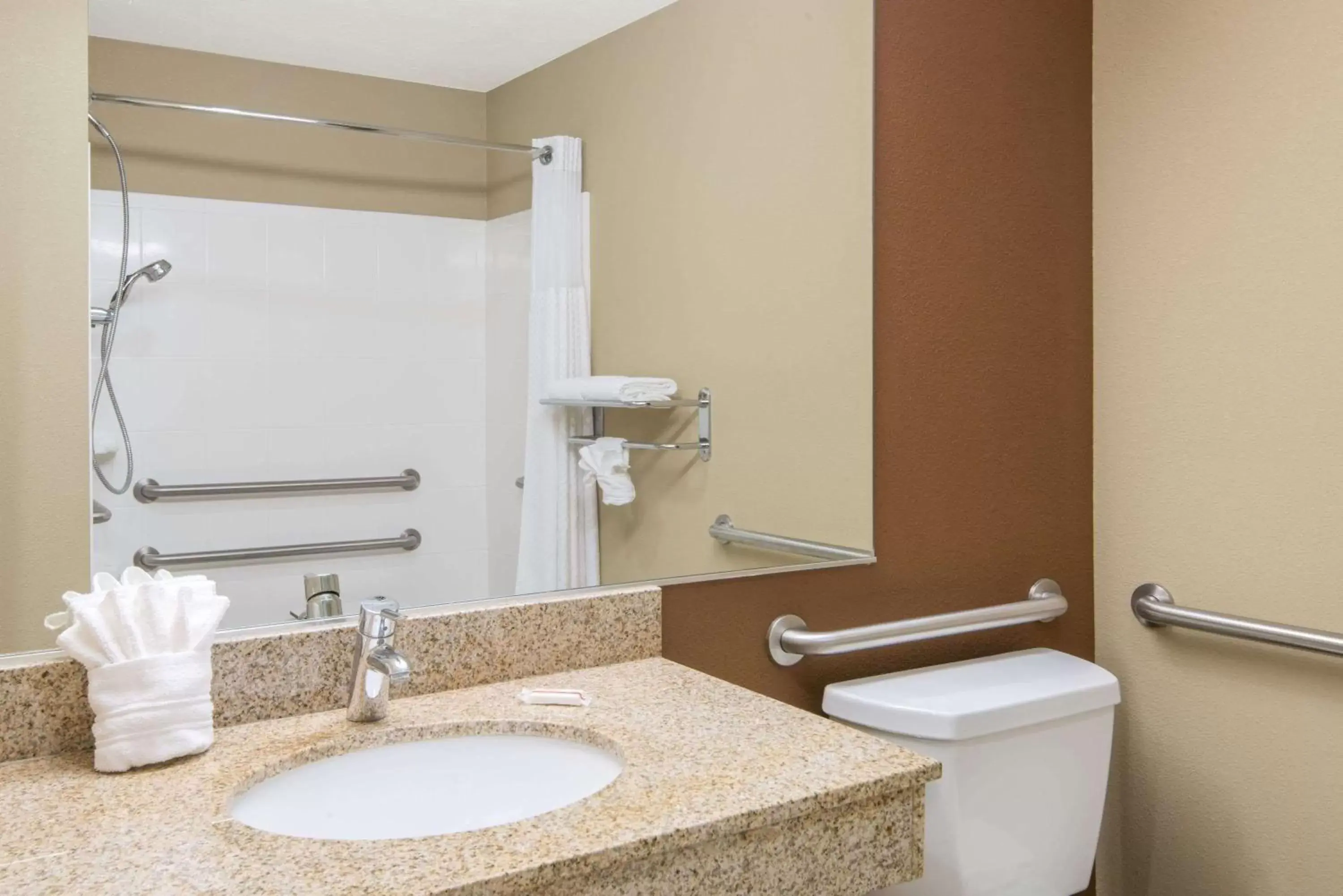 Bathroom in Microtel Inn and Suites North Canton