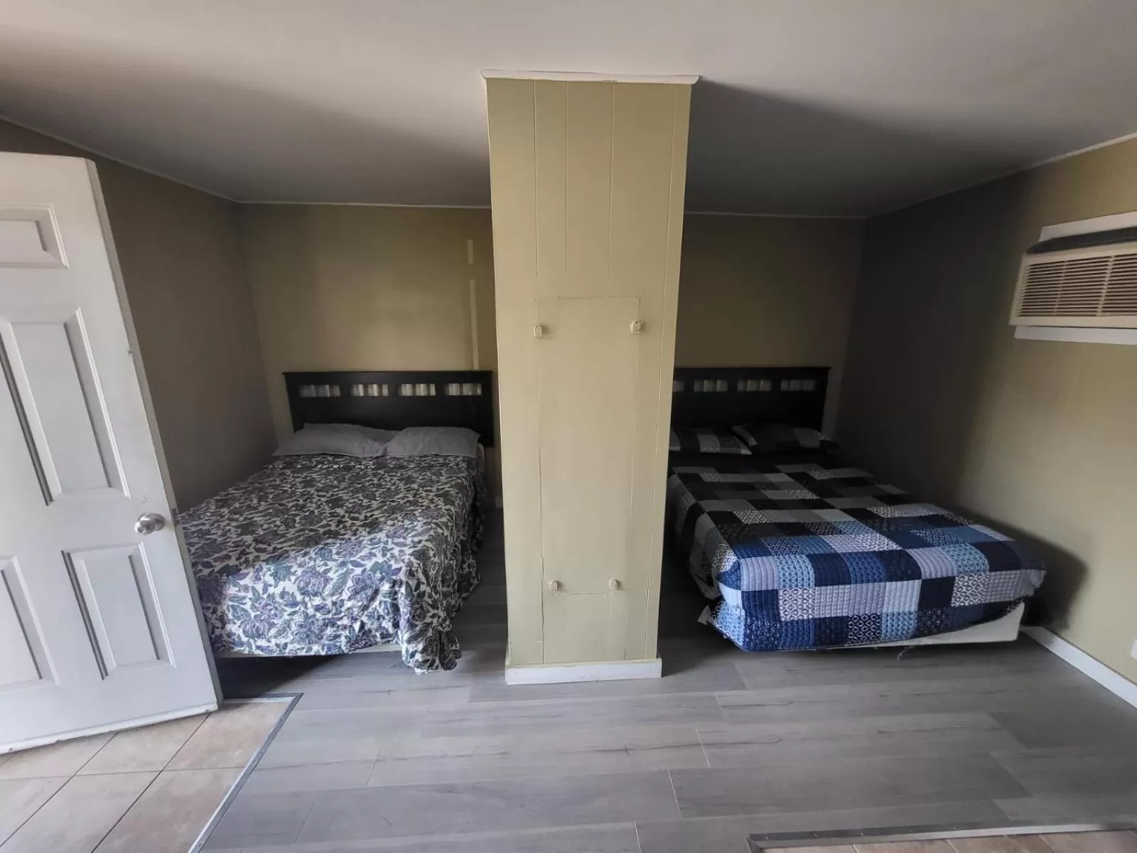 Bed in Night Inn Grand Forks