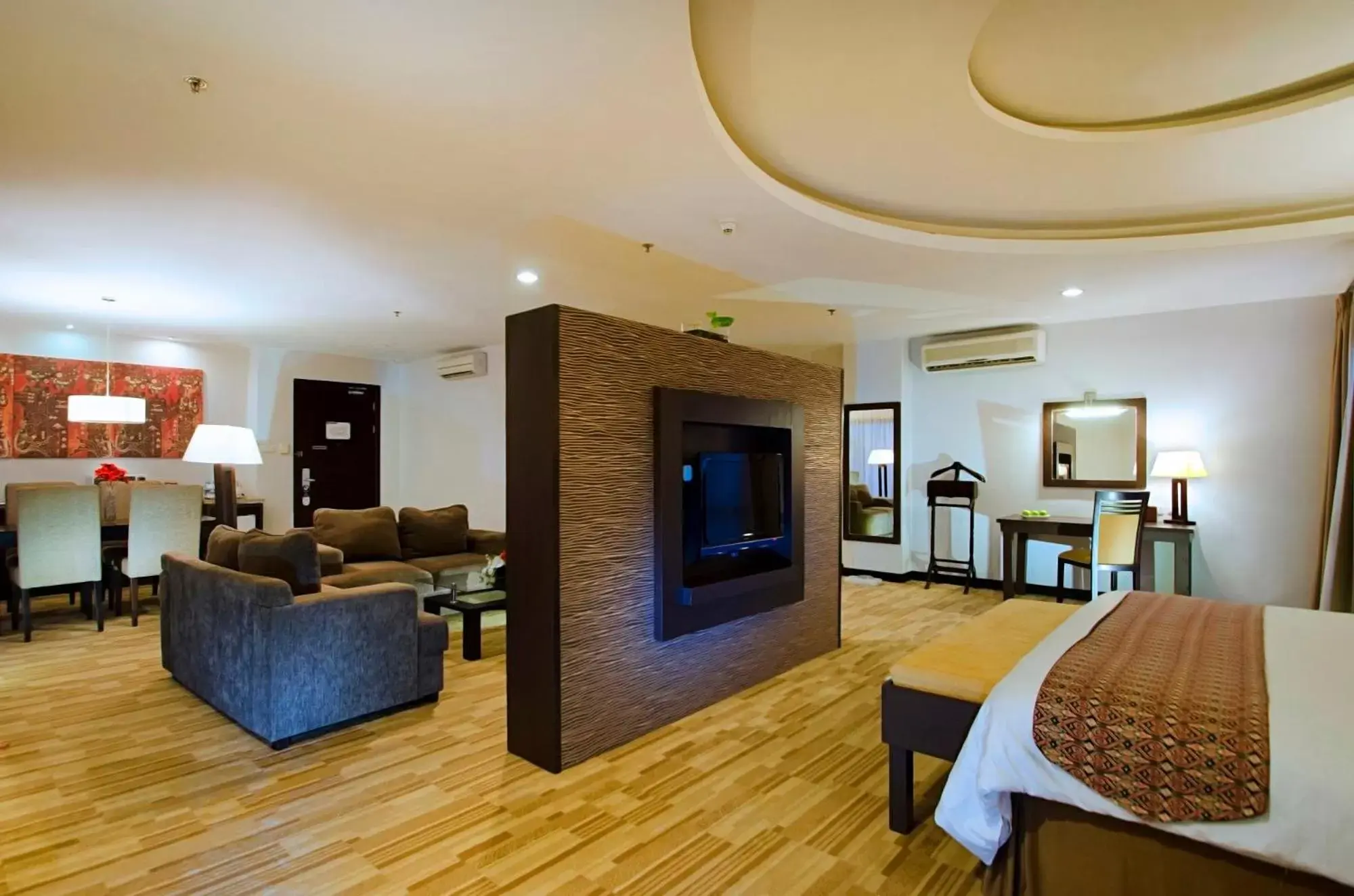 Bathroom, Seating Area in ASTON Pontianak Hotel and Convention Center