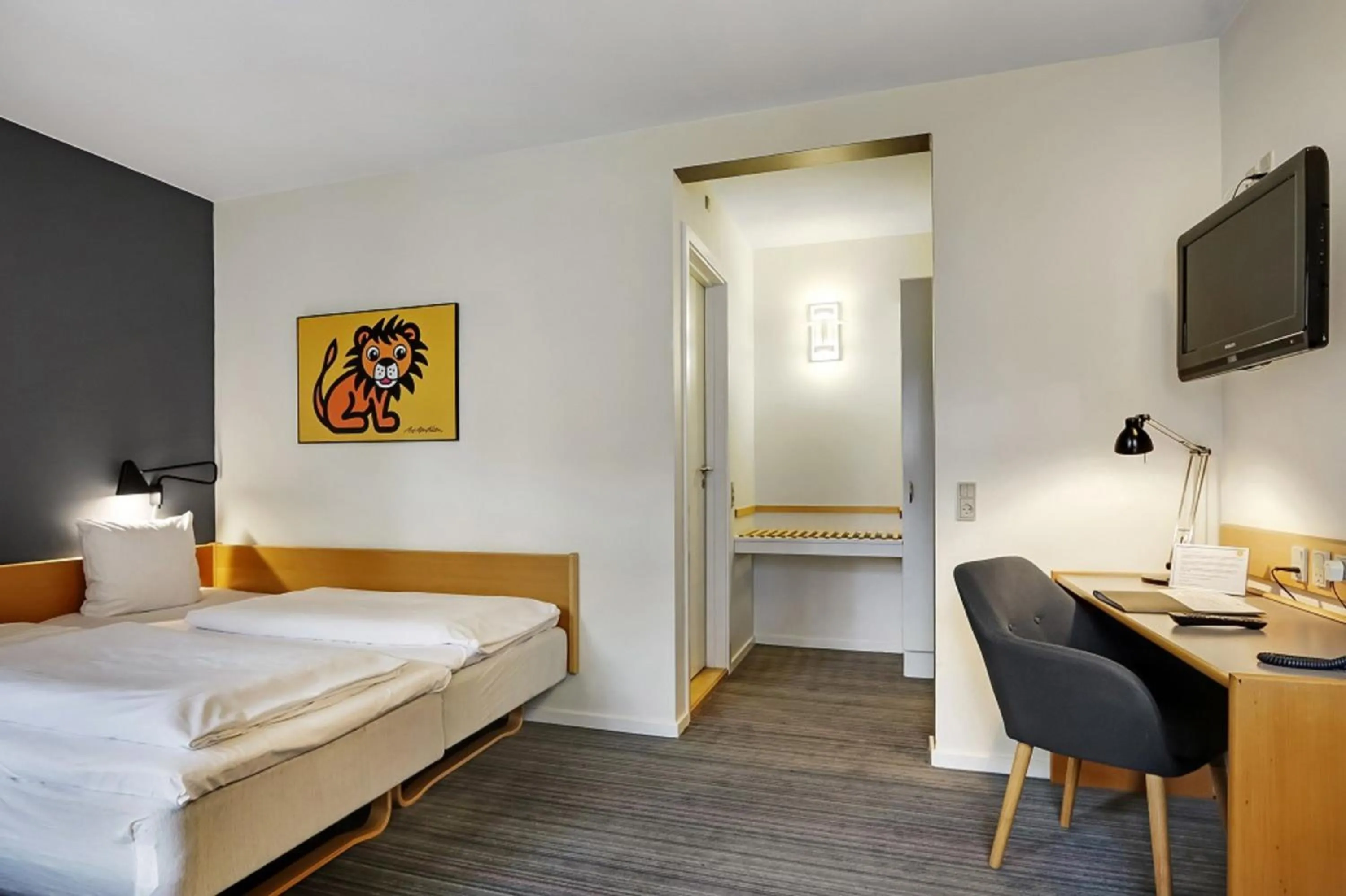 Photo of the whole room, Bed in Hotel Garni