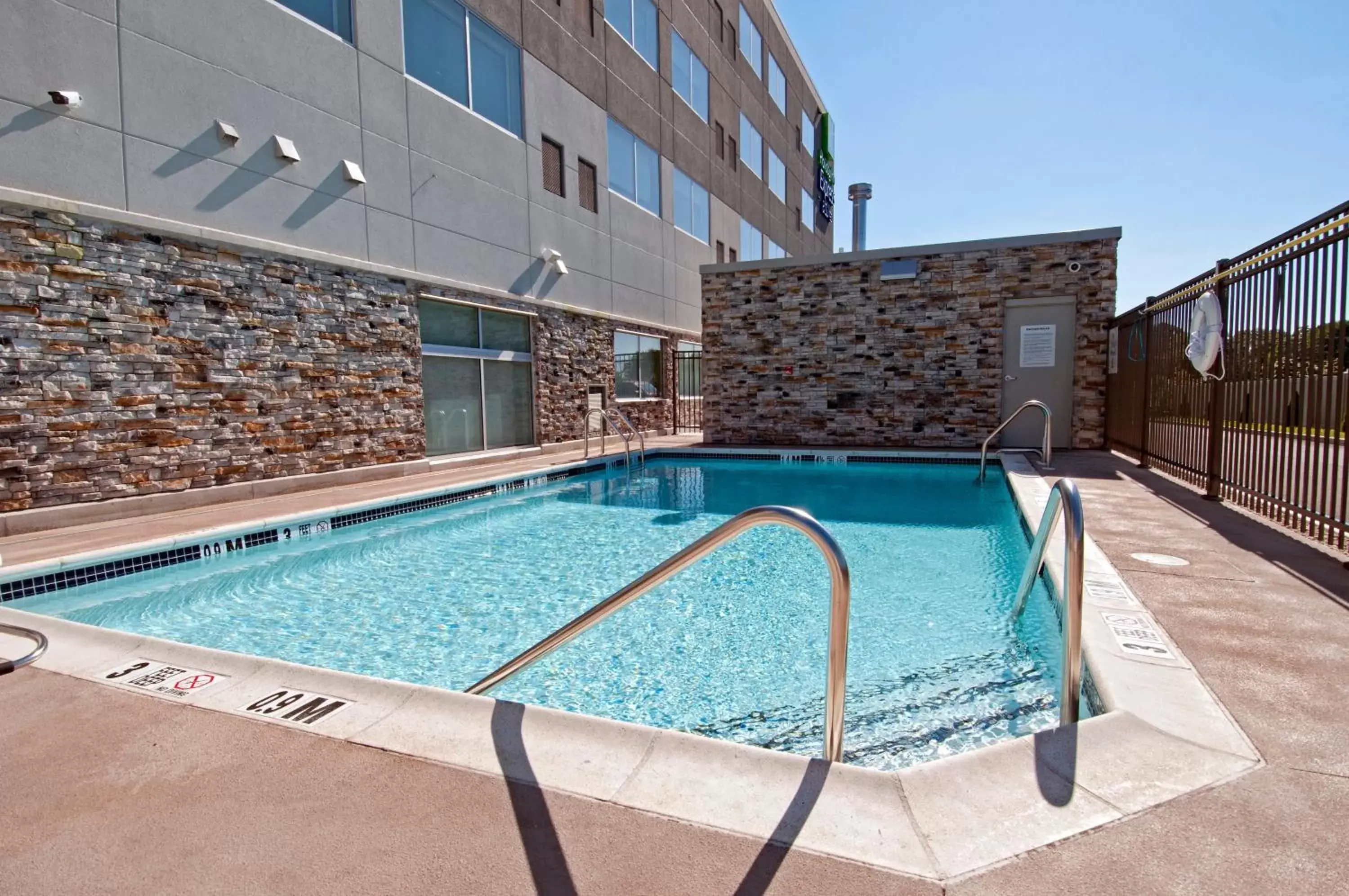 Swimming pool in Holiday Inn Express & Suites Johnstown by IHG Swimming pool in Holiday Inn Express & Suites Johnstown by IHG