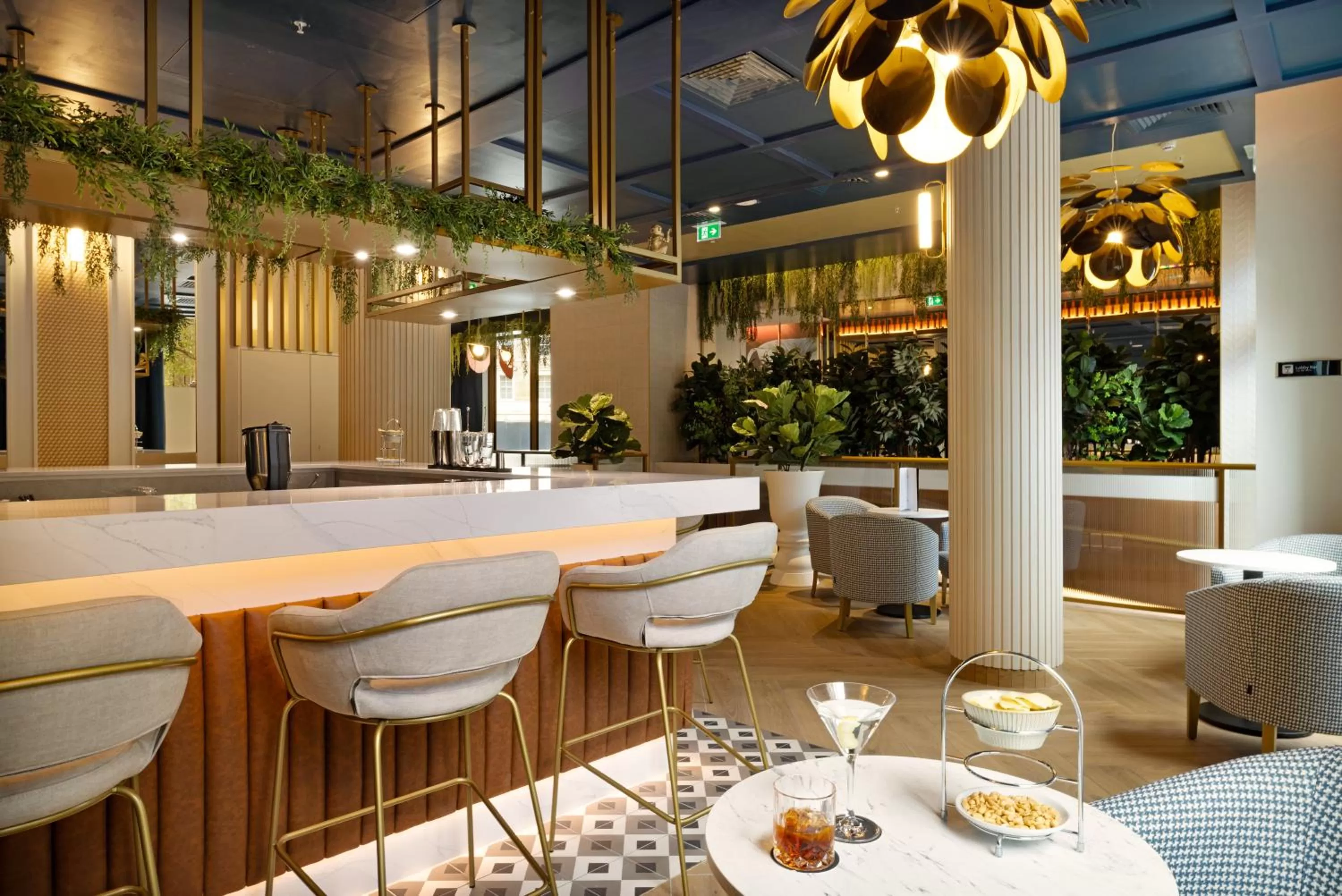 Lounge or bar in Riu Plaza London Victoria