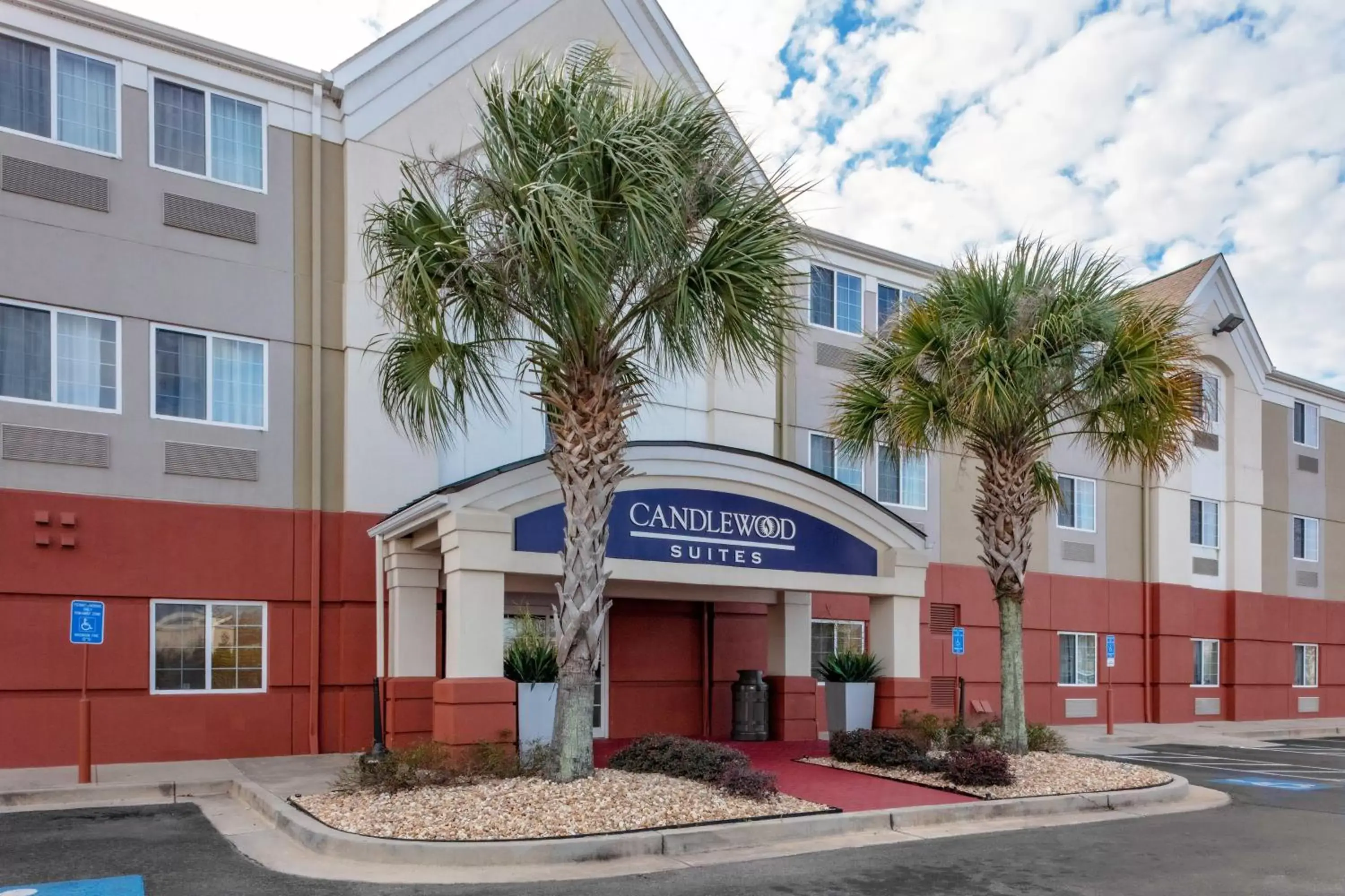 Property building in Candlewood Suites Warner Robins, an IHG Hotel
