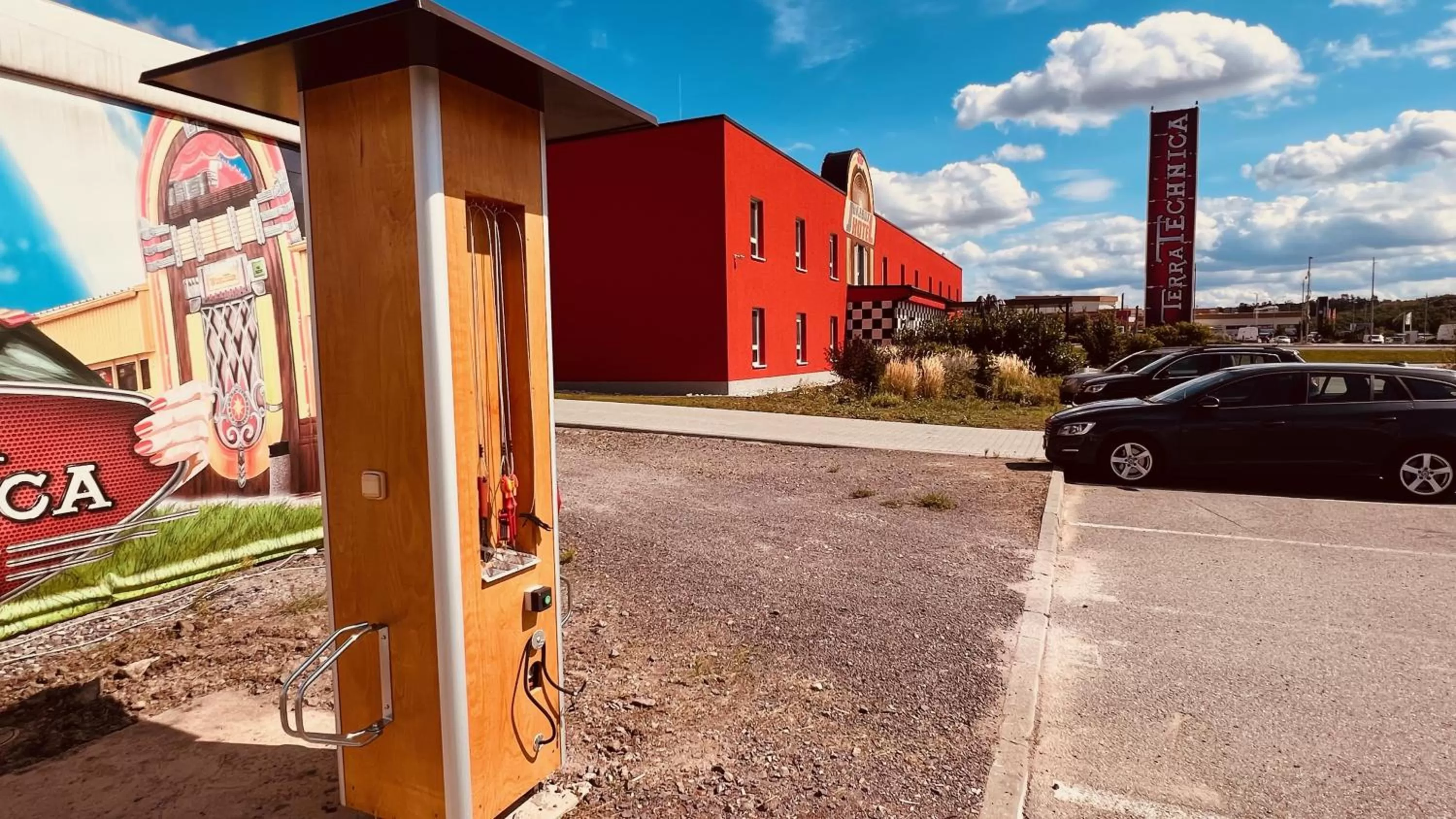 Property Building in Jukebox Hotel