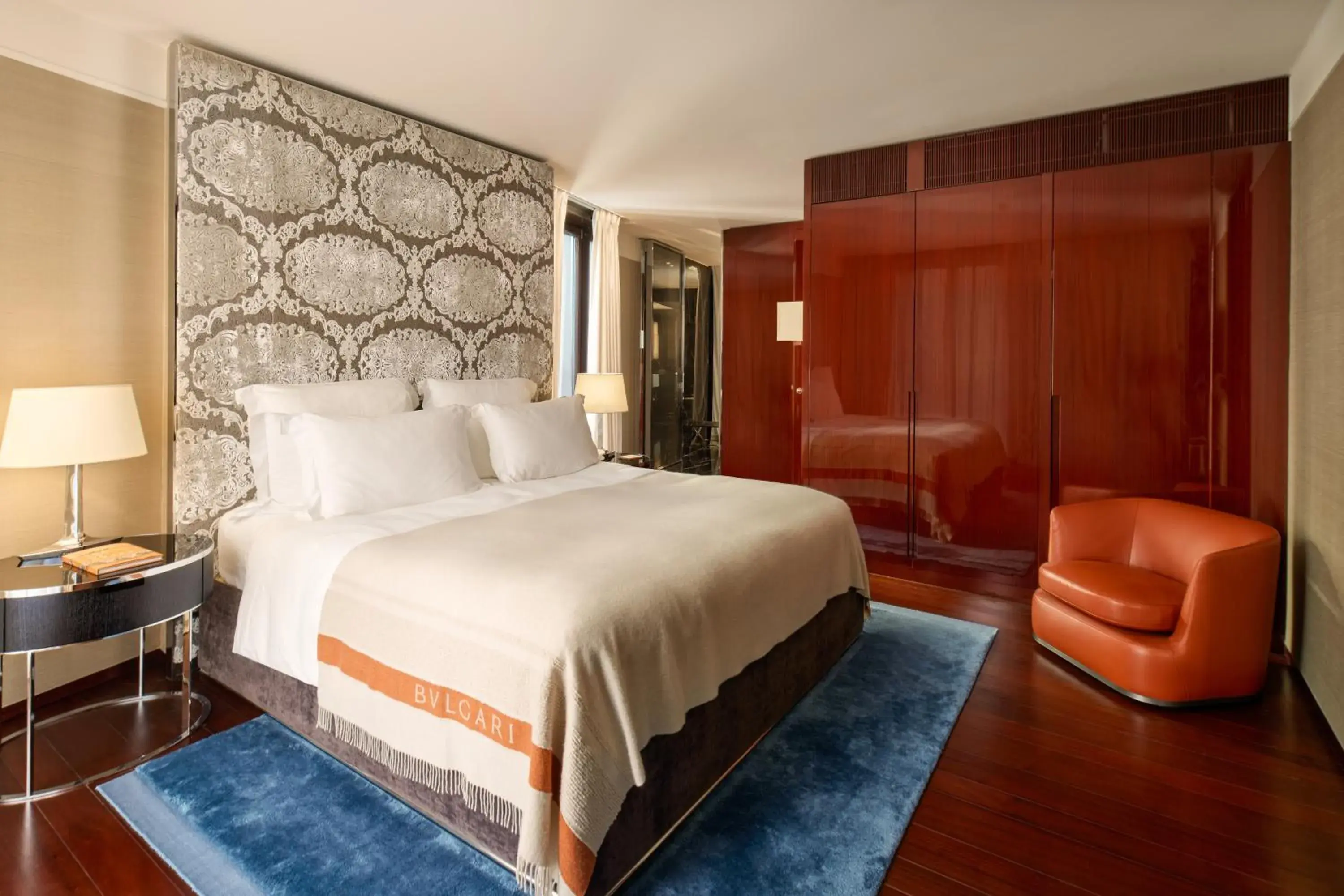 Bedroom, Bed in Bulgari Hotel London