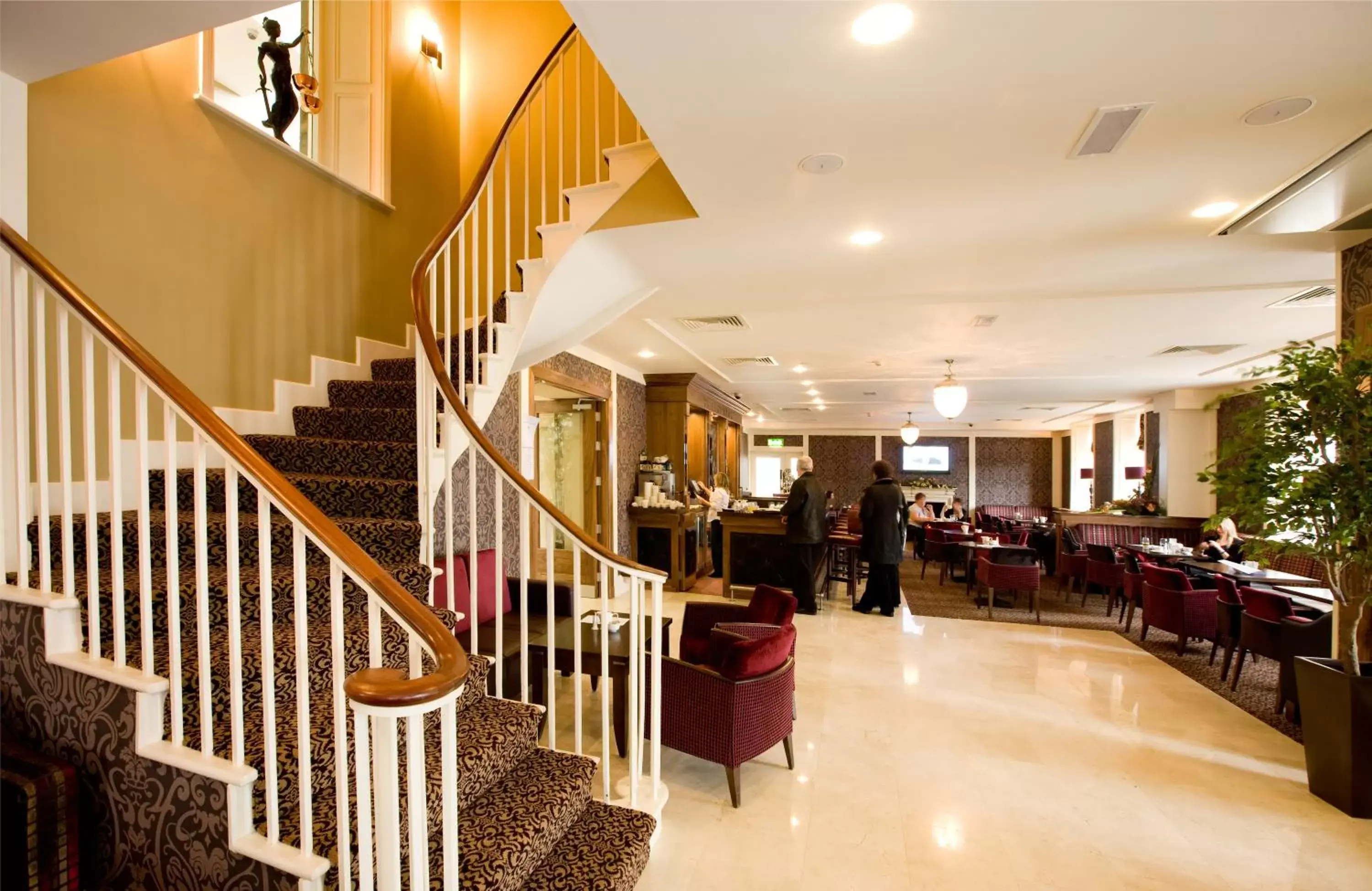 Lounge or bar, Lobby/Reception in The Shirley Arms Hotel