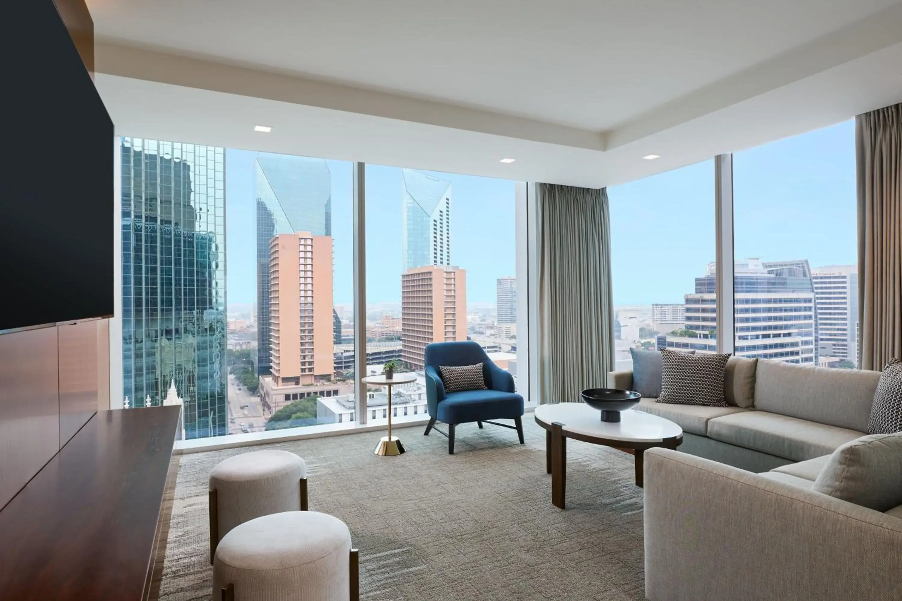 Living room, City View in JW Marriott Dallas Arts District